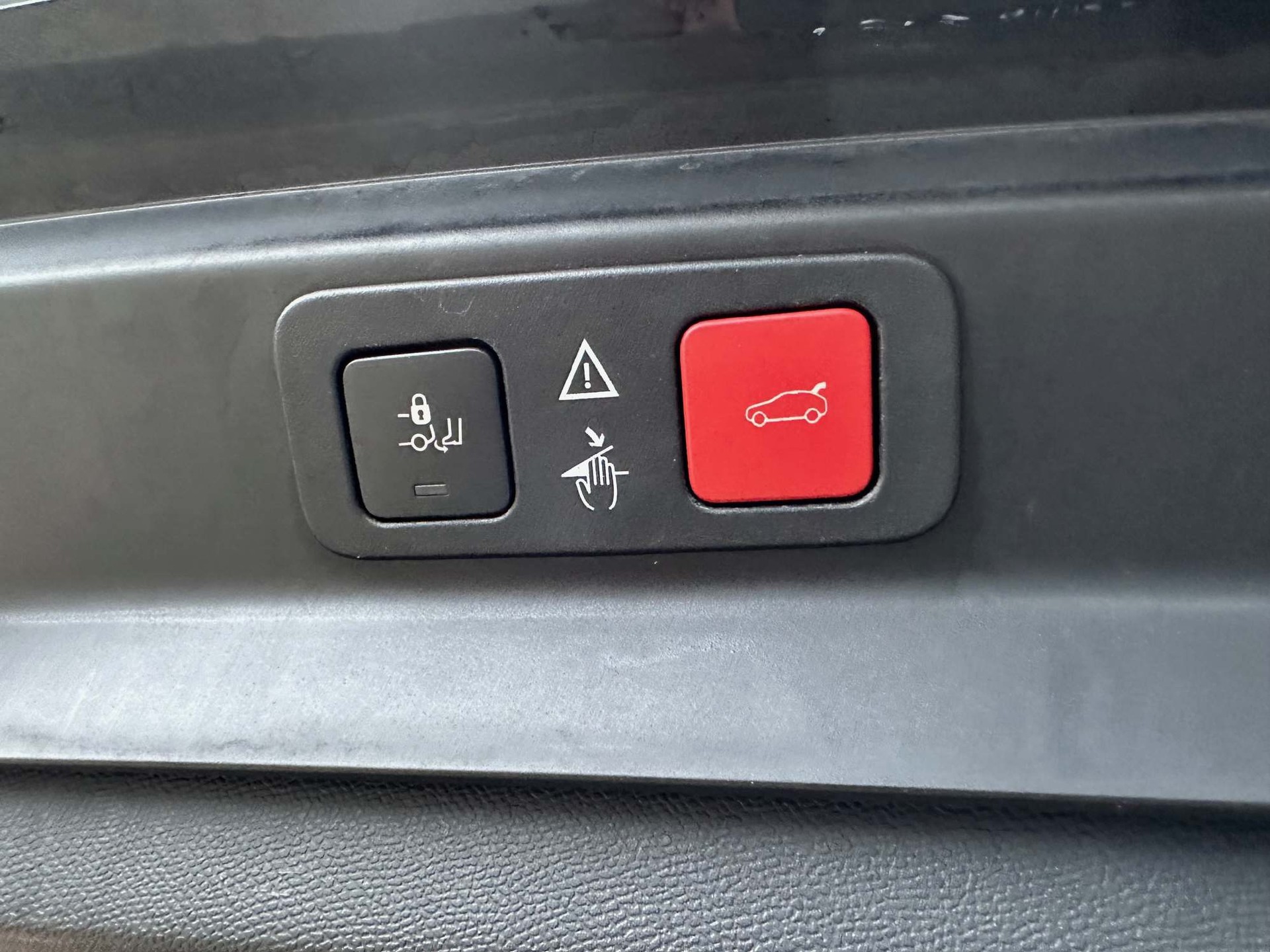 PEUGEOT 5008 1.5 BlueHDi Business Line-image-4
