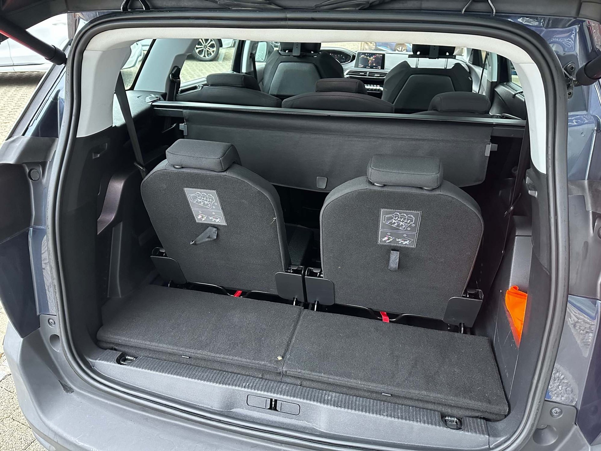 PEUGEOT 5008 1.5 BlueHDi Business Line-image-6