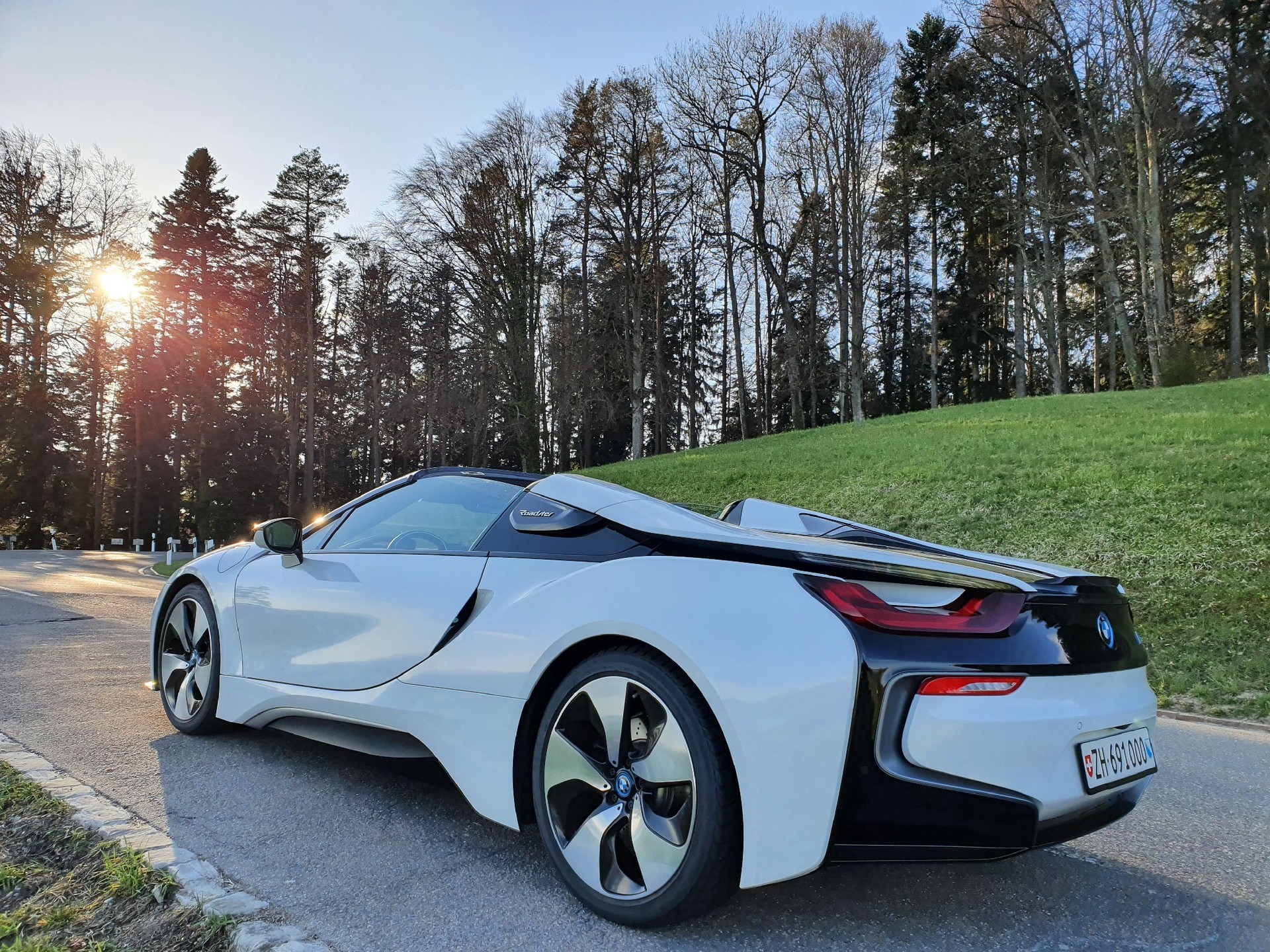BMW i8 Roadster-image-15
