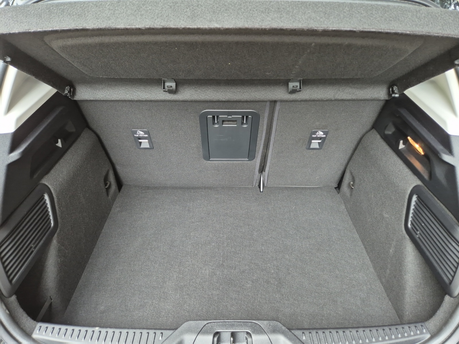 FORD Focus 1.0i EcoB Hybrid 125 Active X-image-9
