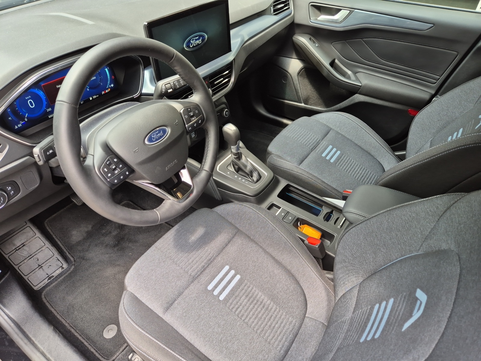 FORD Focus 1.0i EcoB Hybrid 125 Active X-image-4