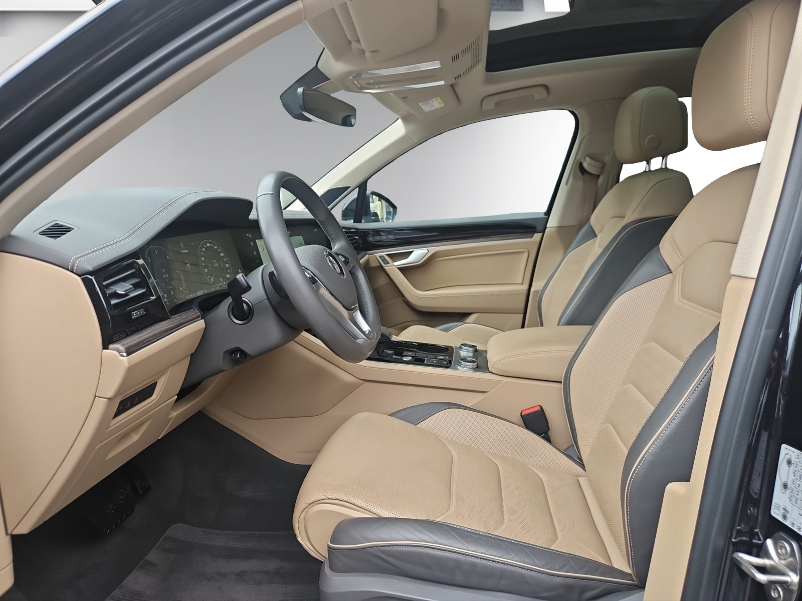 VW Touareg 3.0 TDI Atmosphere Tiptronic R-Line-image-10