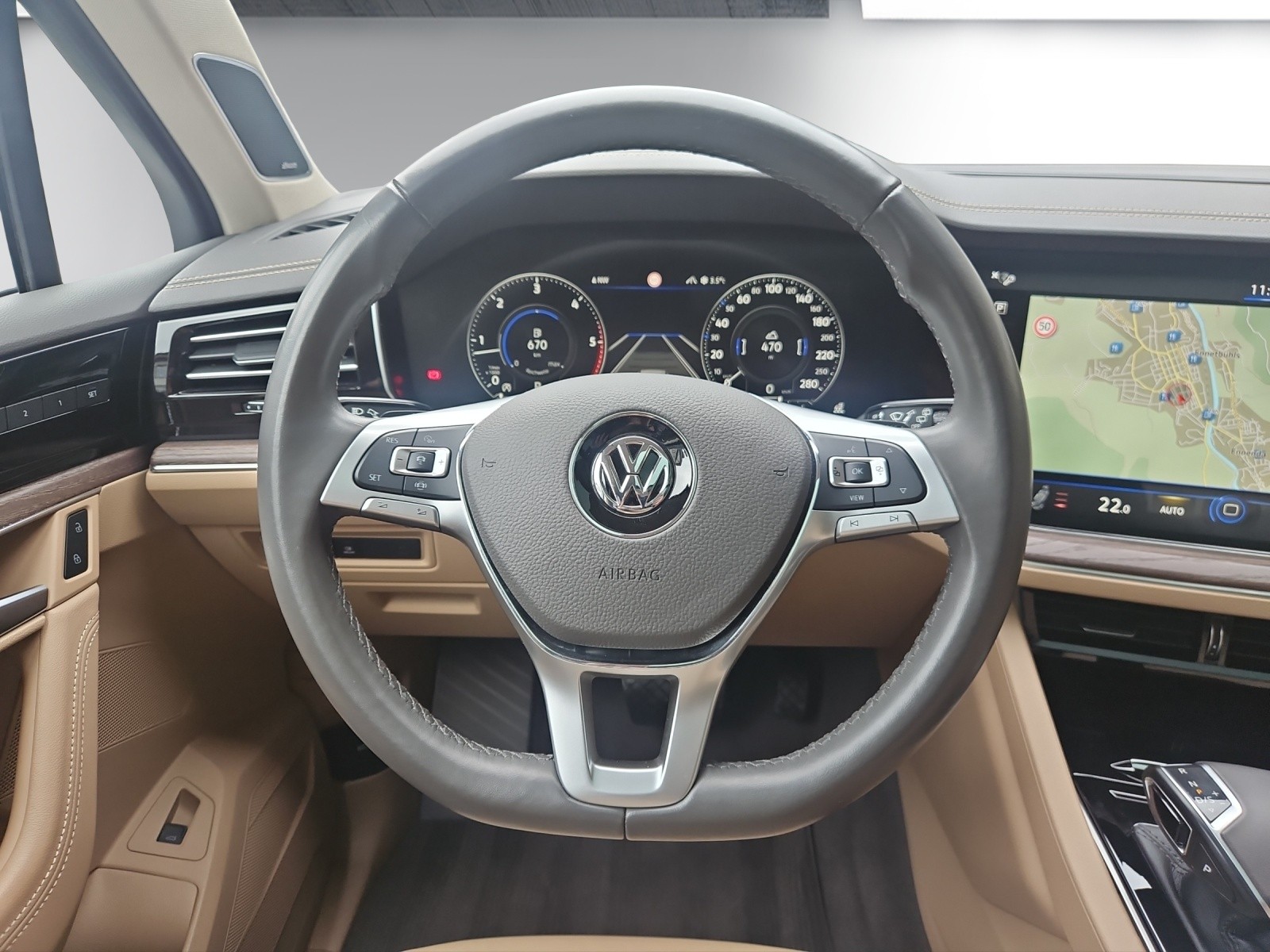 VW Touareg 3.0 TDI Atmosphere Tiptronic R-Line-image-11