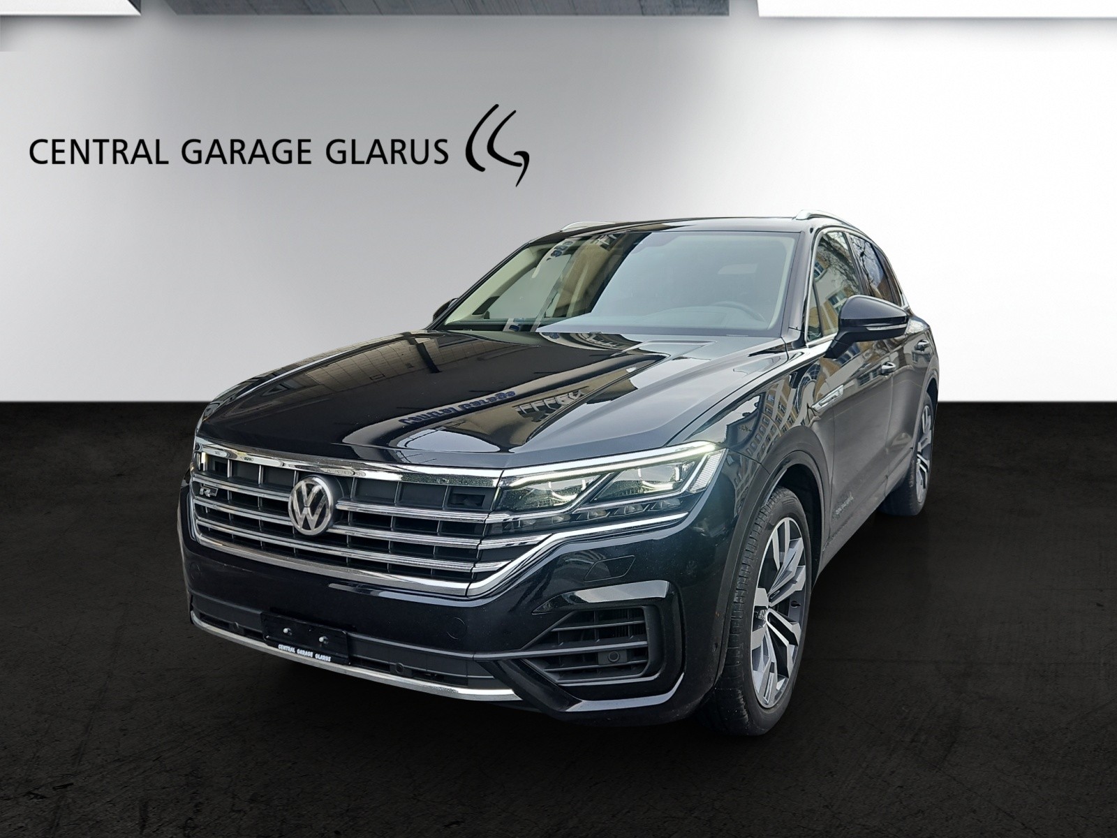 VW Touareg 3.0 TDI Atmosphere Tiptronic R-Line-image-0