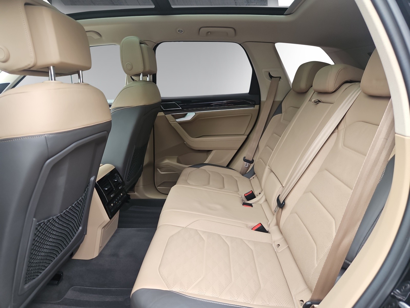 VW Touareg 3.0 TDI Atmosphere Tiptronic R-Line-image-17