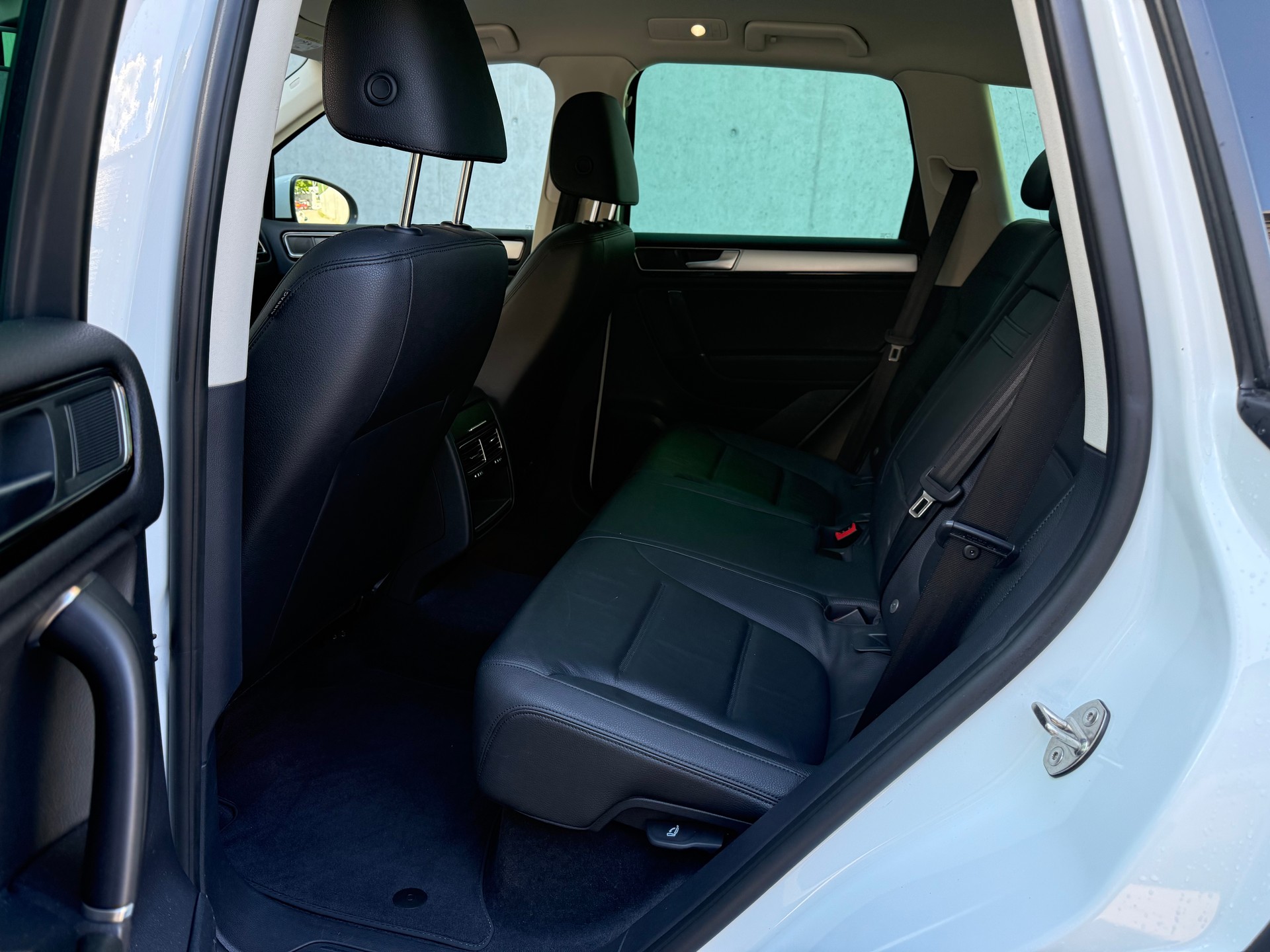 VW Touareg 3.0 TDI BlueMotion Technology Tiptronic-image-14
