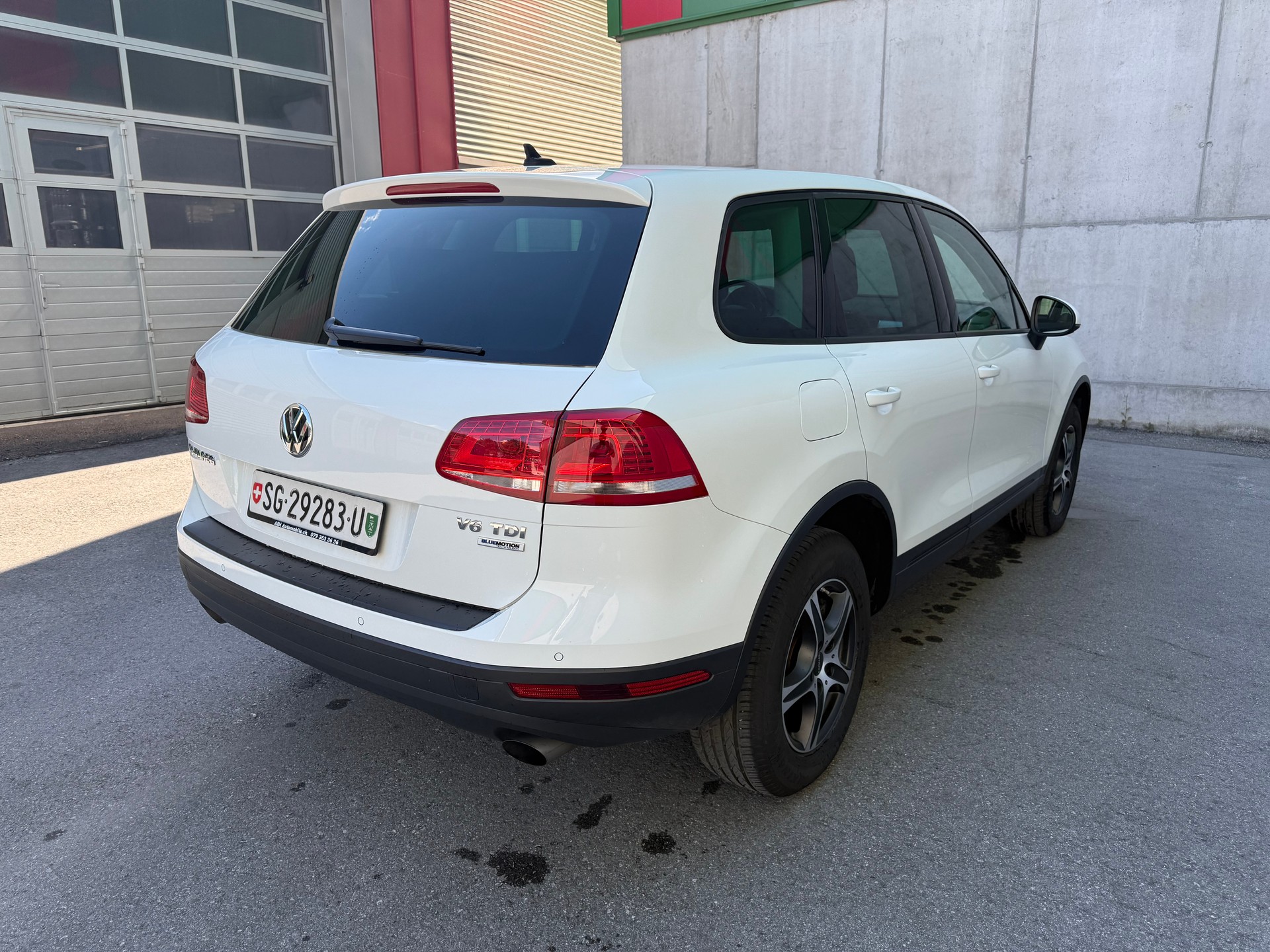 VW Touareg 3.0 TDI BlueMotion Technology Tiptronic-image-4