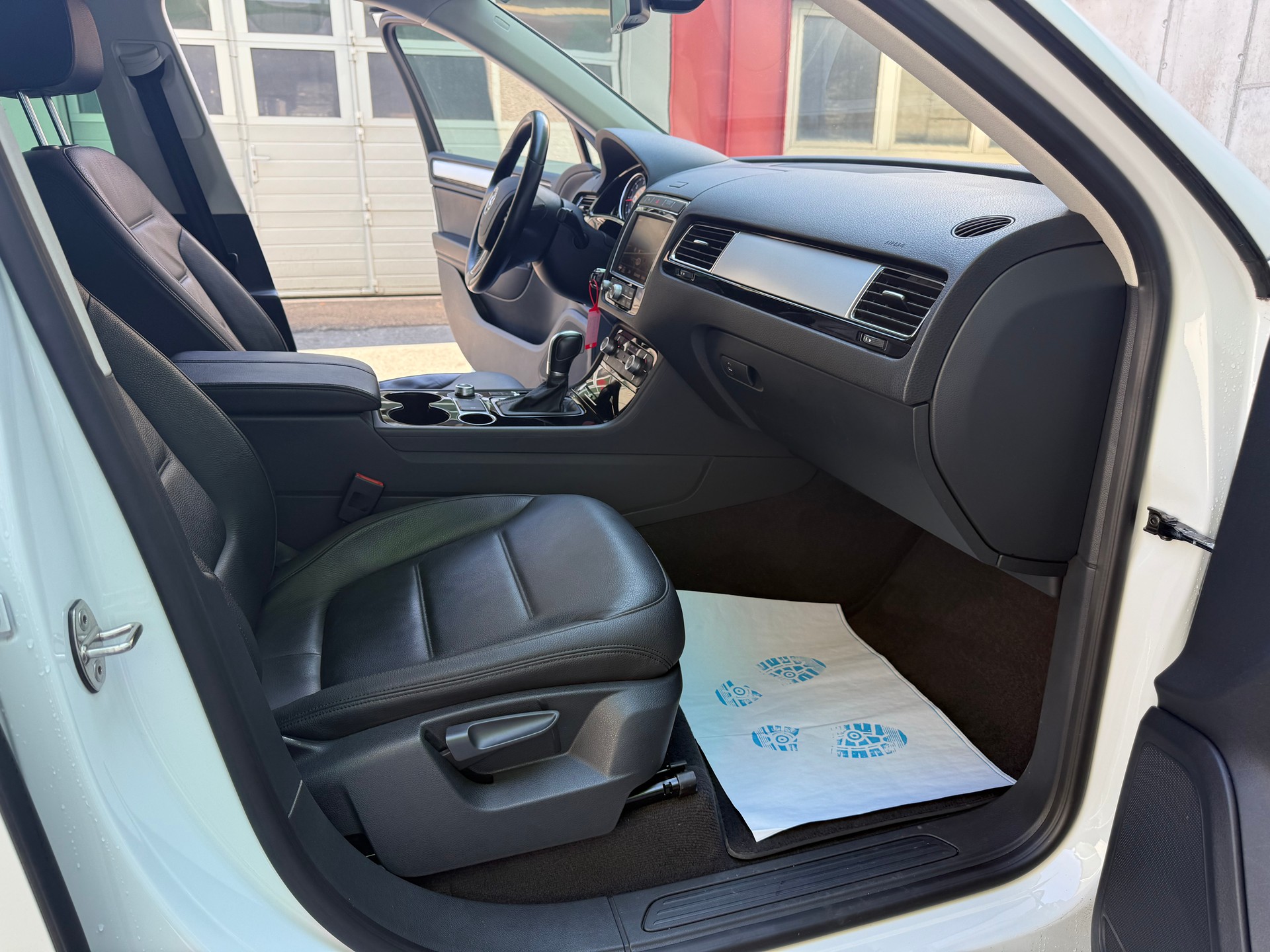 VW Touareg 3.0 TDI BlueMotion Technology Tiptronic-image-13