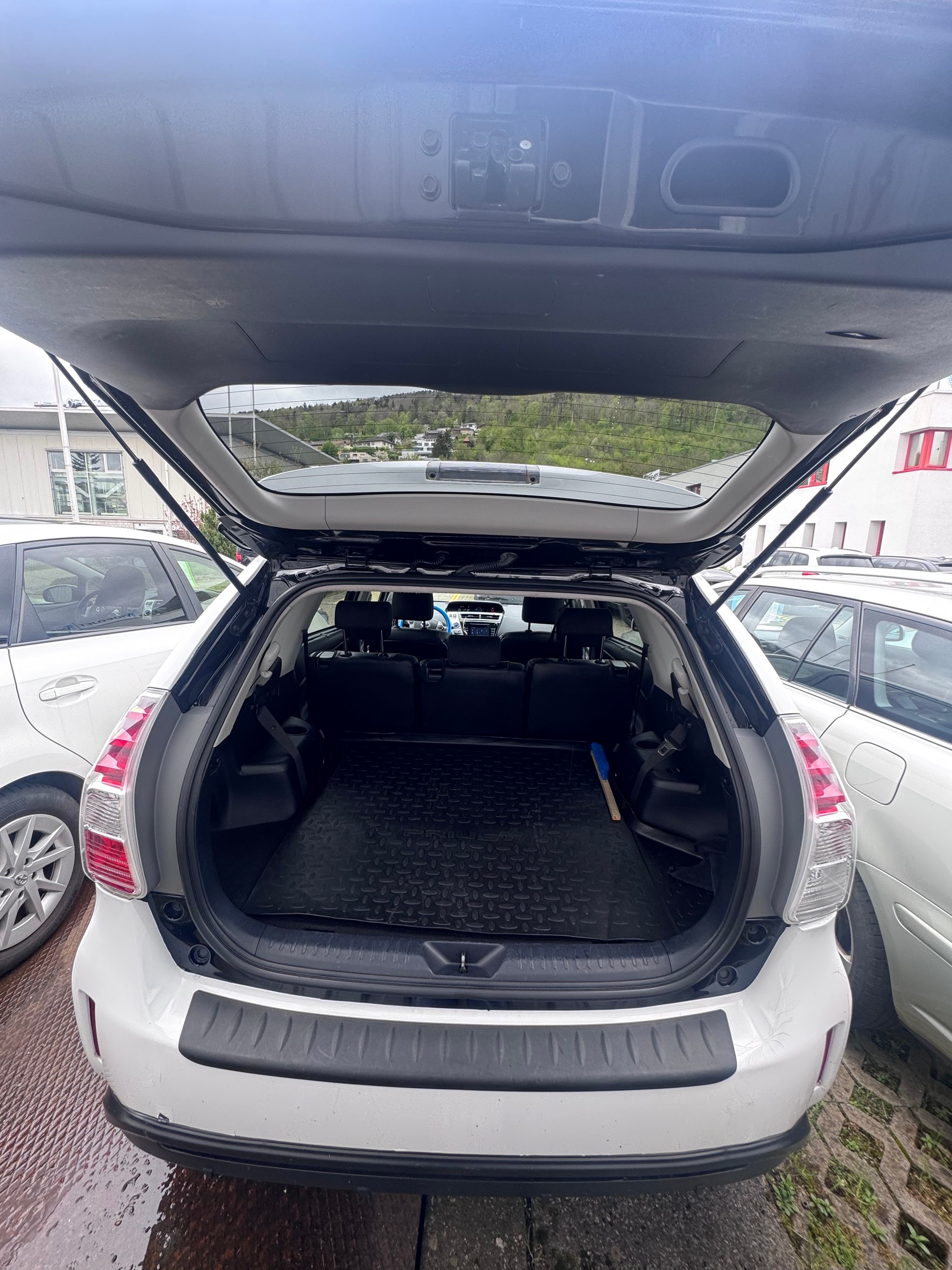 TOYOTA Prius+ 1.8 VVT-i HSD Comfort-image-11