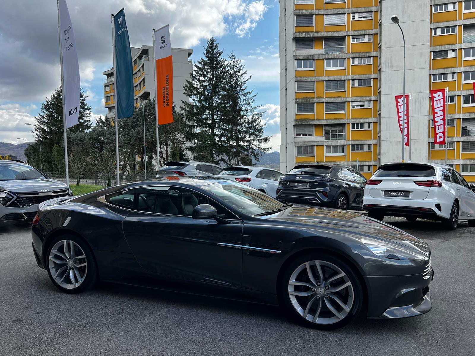 ASTON MARTIN Vanquish V12 5.9-48 Carbon Black Touchtronic 3-image-2