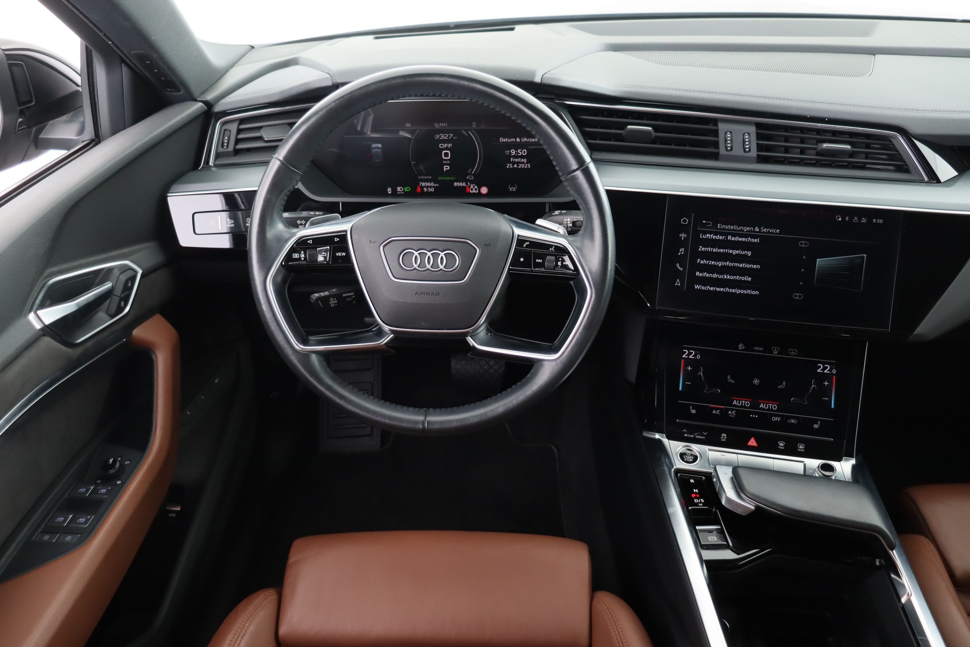 AUDI e-tron 55 Advanced quattro-image-11