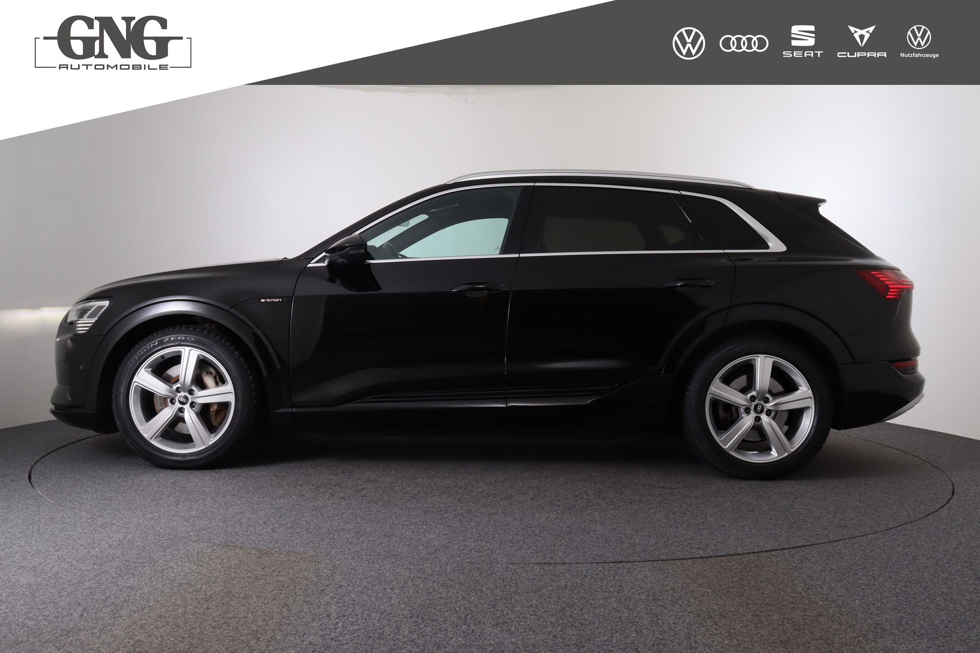 AUDI e-tron 55 Advanced quattro-image-1