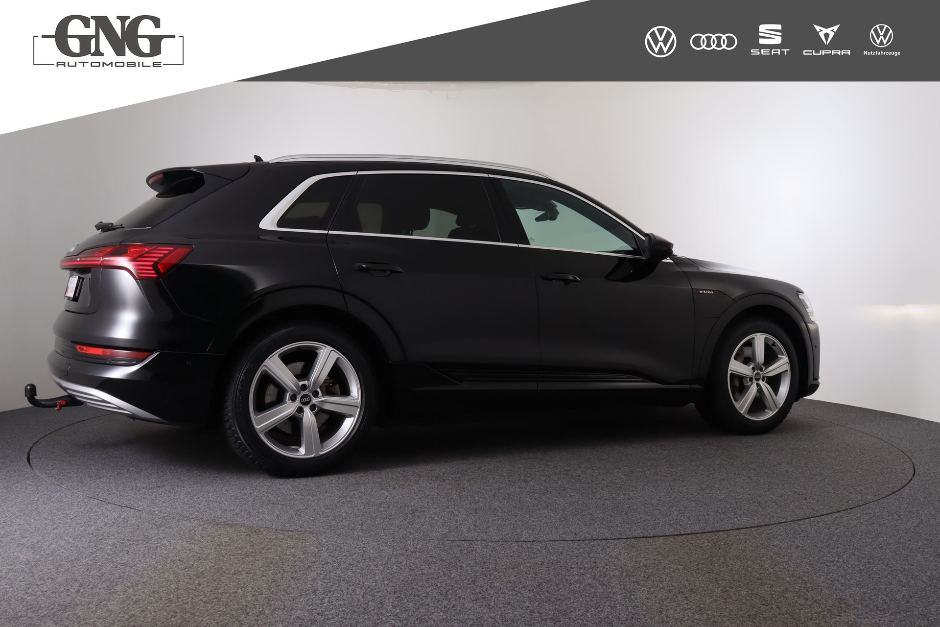 AUDI e-tron 55 Advanced quattro-image-4