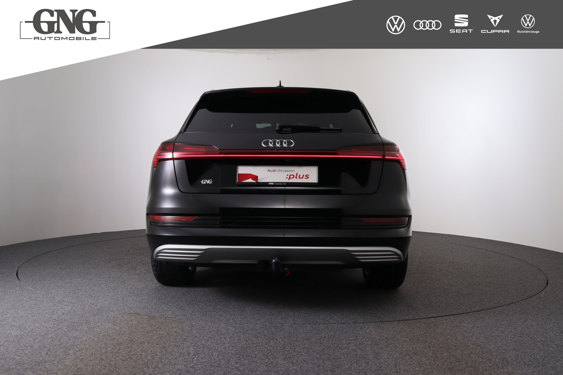 AUDI e-tron 55 Advanced quattro-image-3
