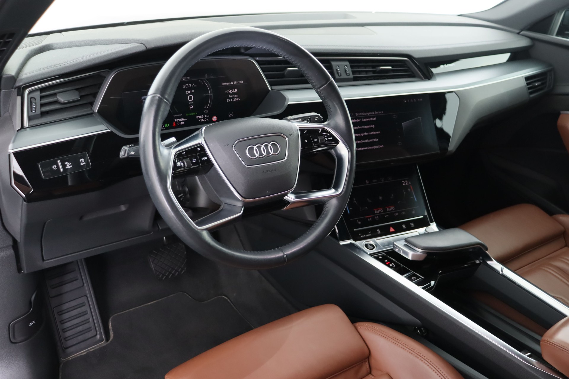 AUDI e-tron 55 Advanced quattro-image-9