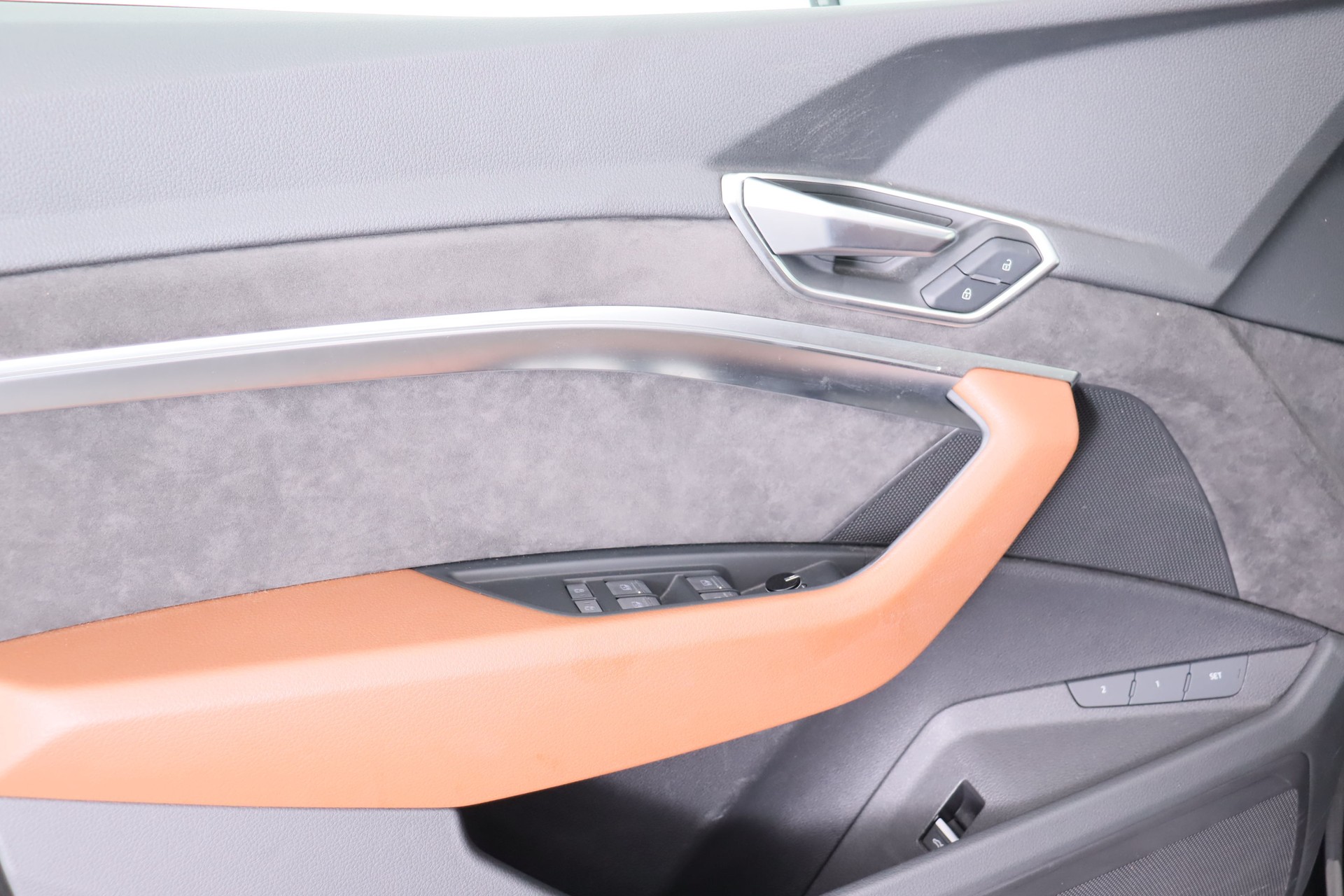 AUDI e-tron 55 Advanced quattro-image-13