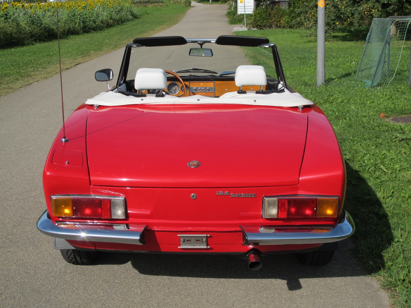 FIAT 124 Sport Spider-image-11