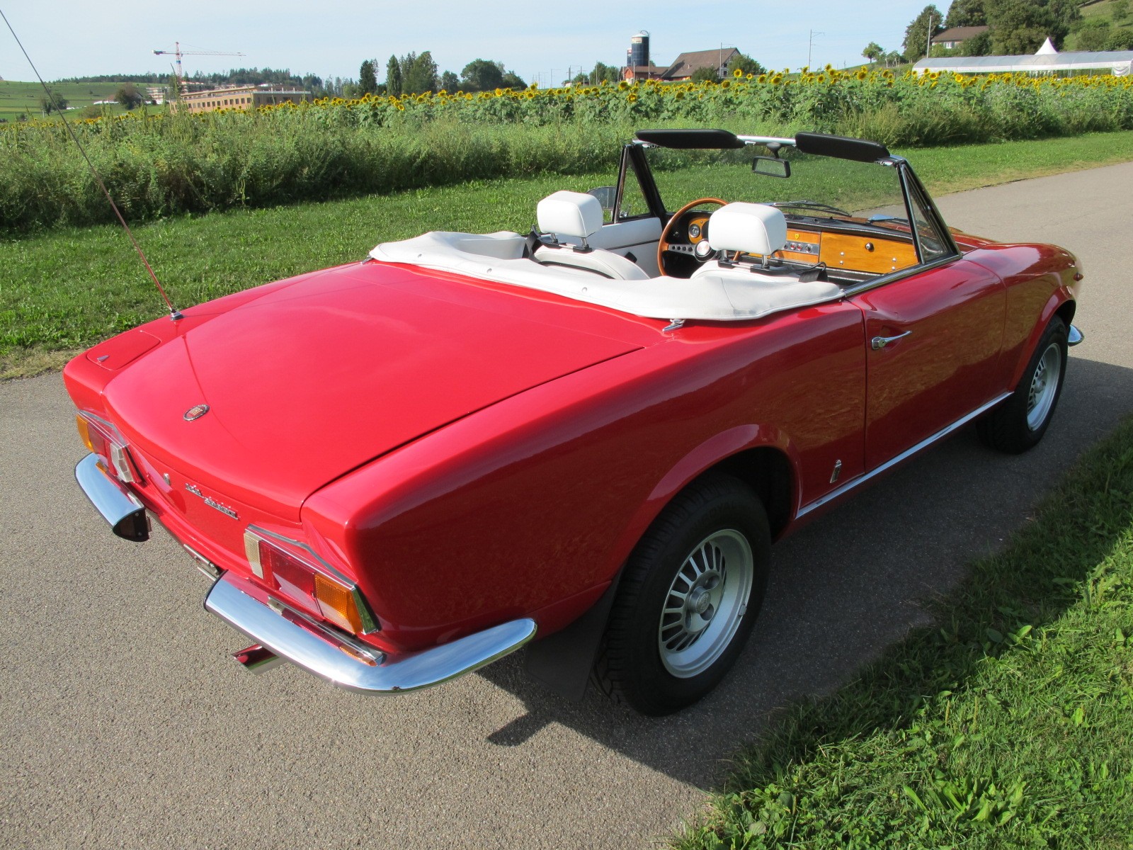 FIAT 124 Sport Spider-image-2