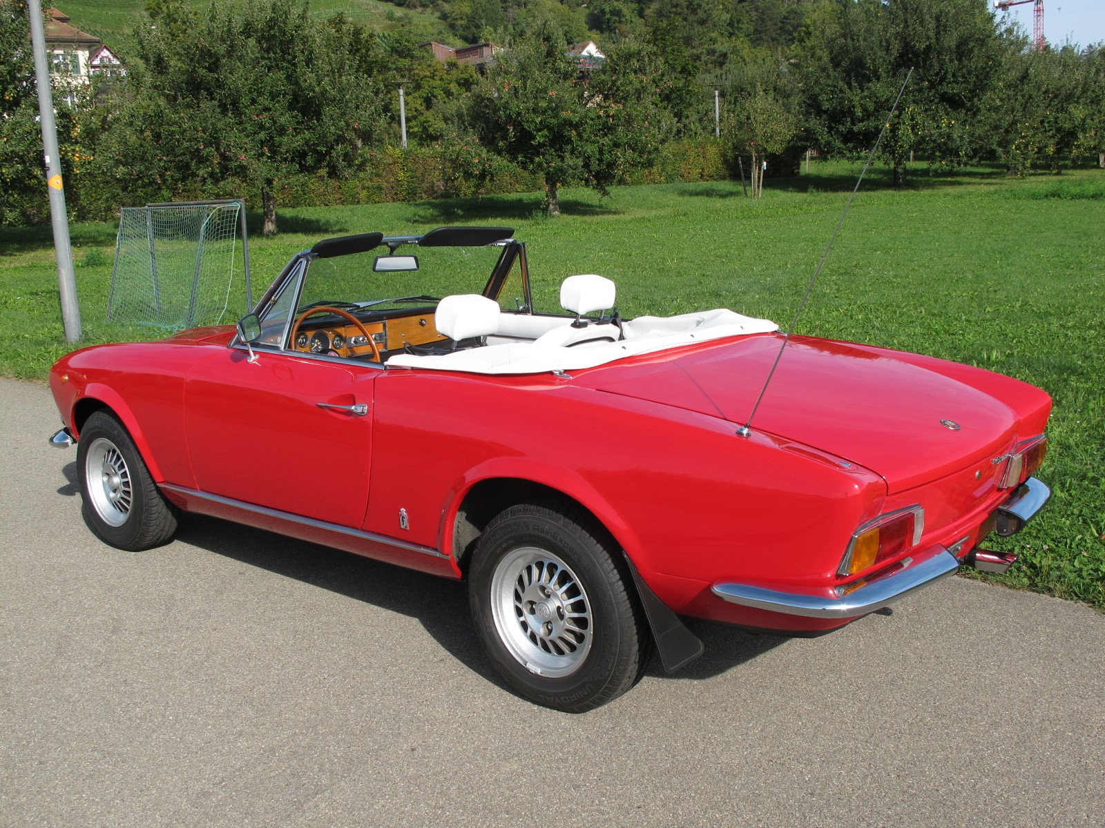 FIAT 124 Sport Spider-image-3
