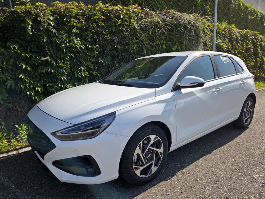 HYUNDAI i30 1.5 T-GDi Amplia DCT-image-0