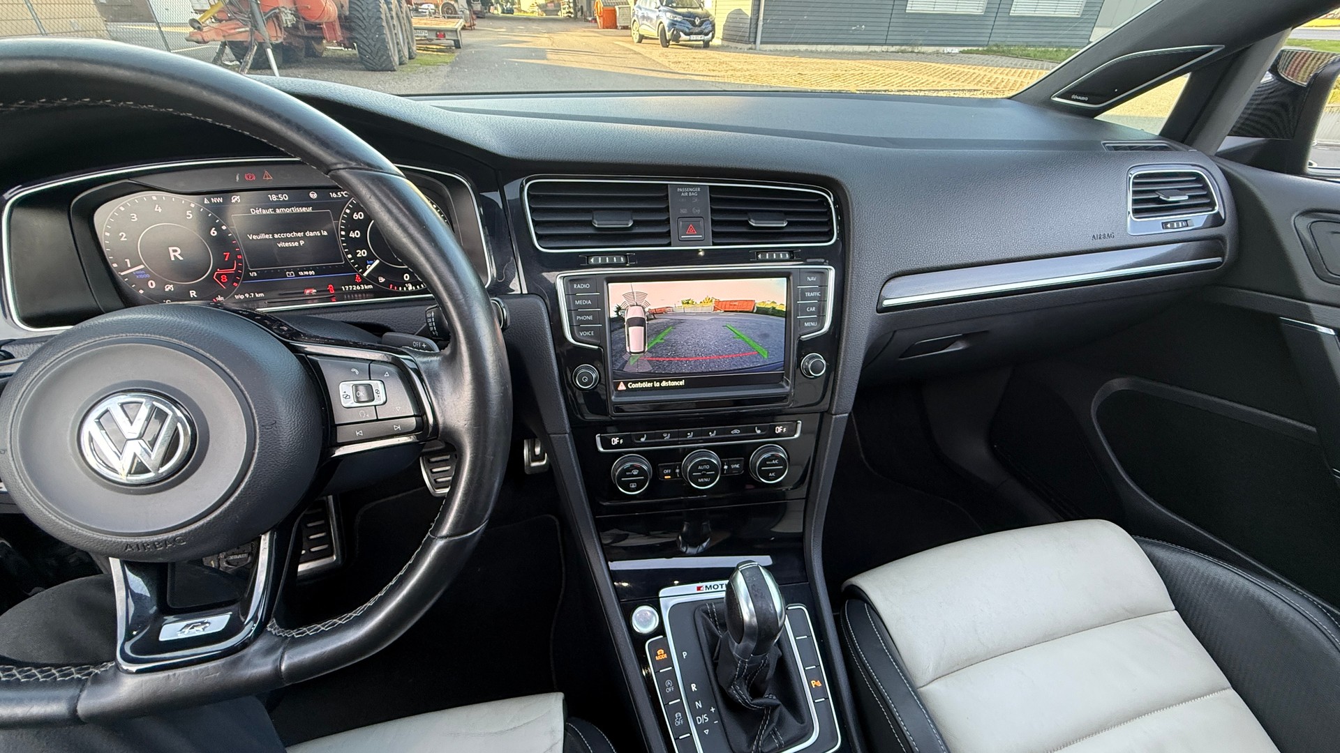 VW Golf 2.0 TSI R 4Motion DSG-image-12