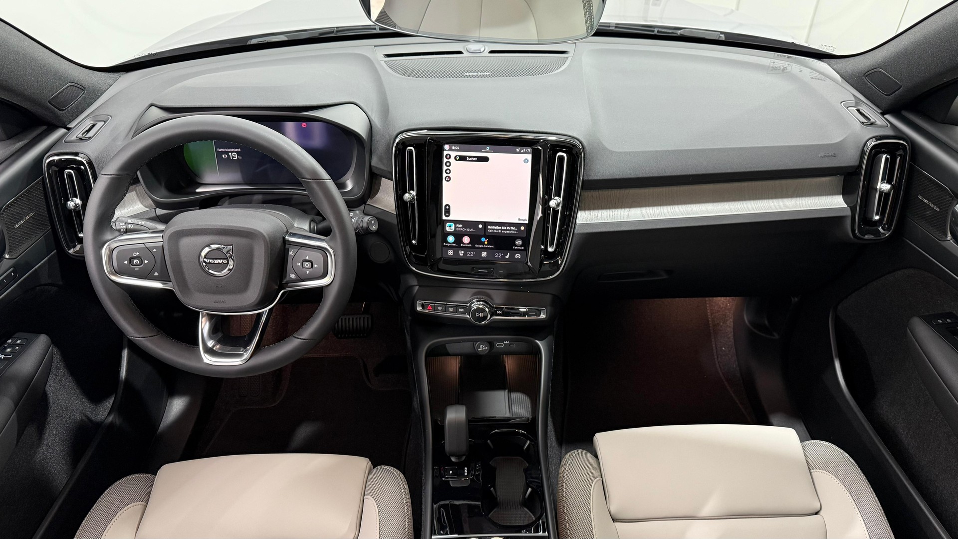 VOLVO EX40 Twin Ultra AWD-image-4