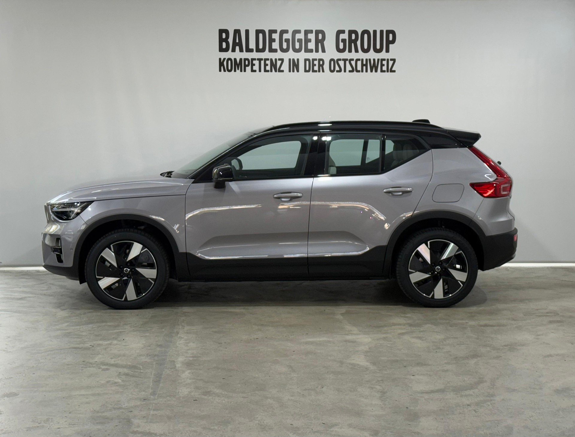 VOLVO EX40 Twin Ultra AWD-image-1