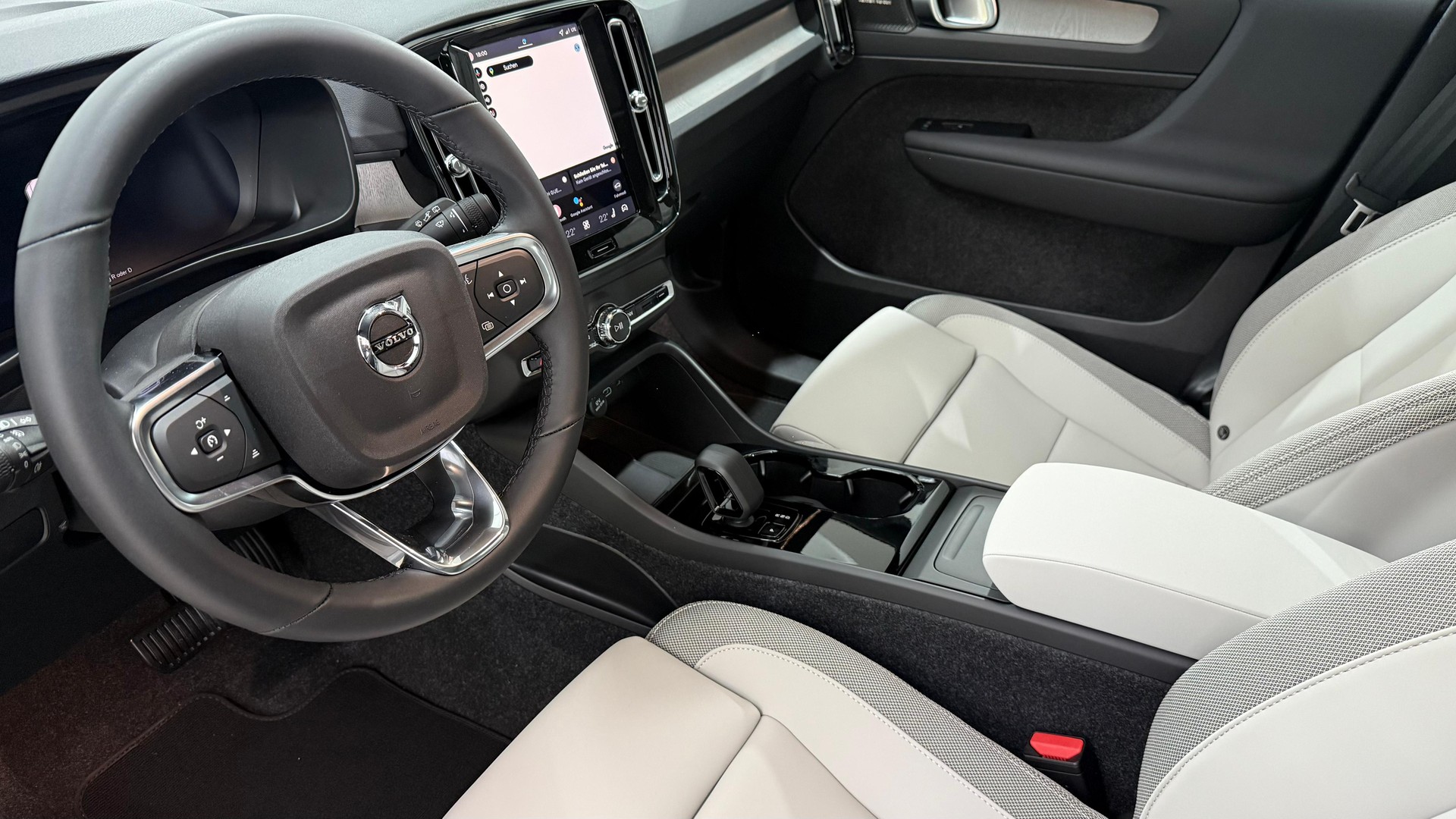 VOLVO EX40 Twin Ultra AWD-image-3
