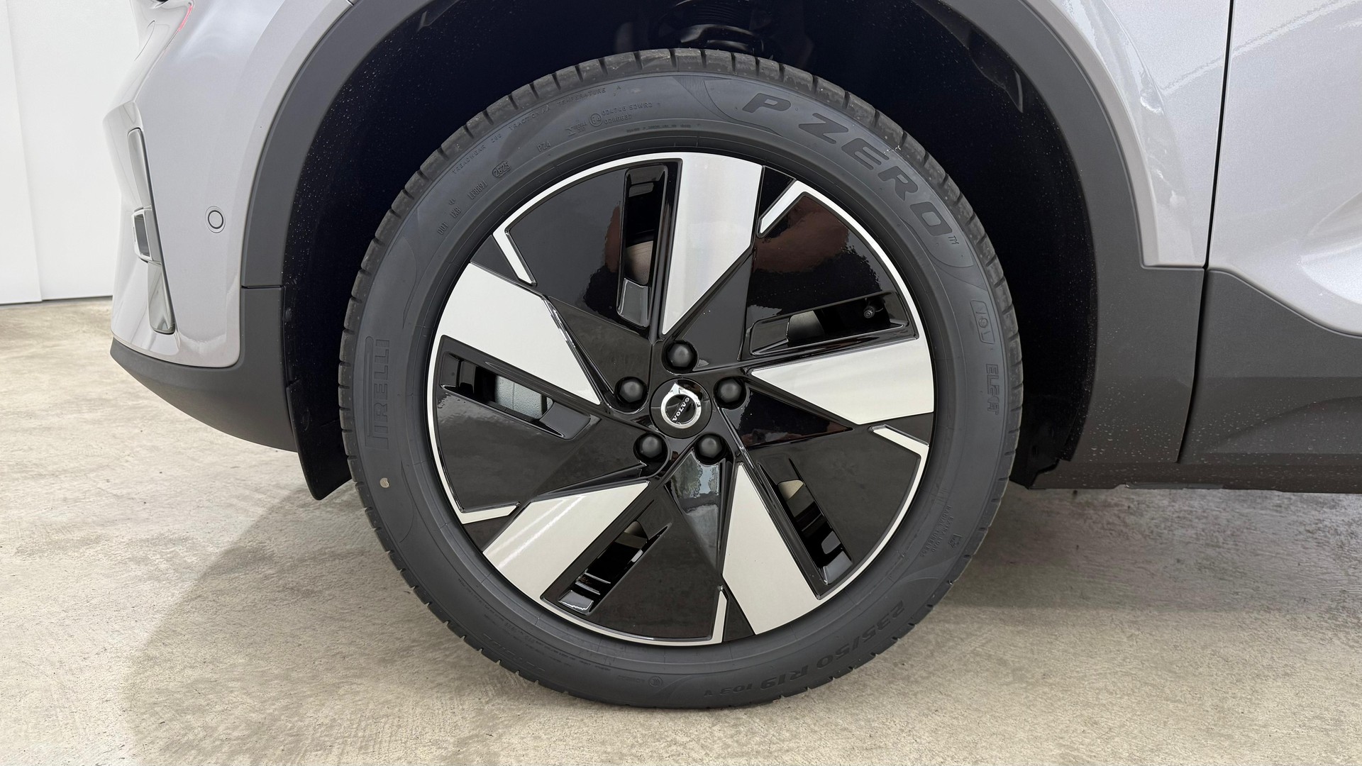 VOLVO EX40 Twin Ultra AWD-image-7