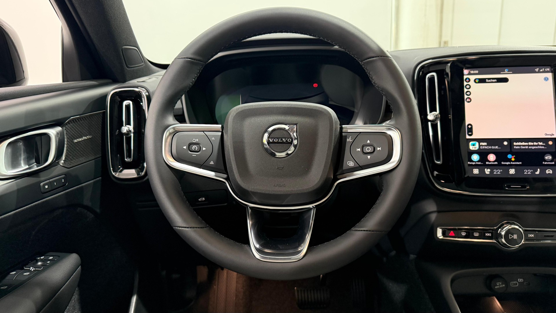 VOLVO EX40 Twin Ultra AWD-image-12