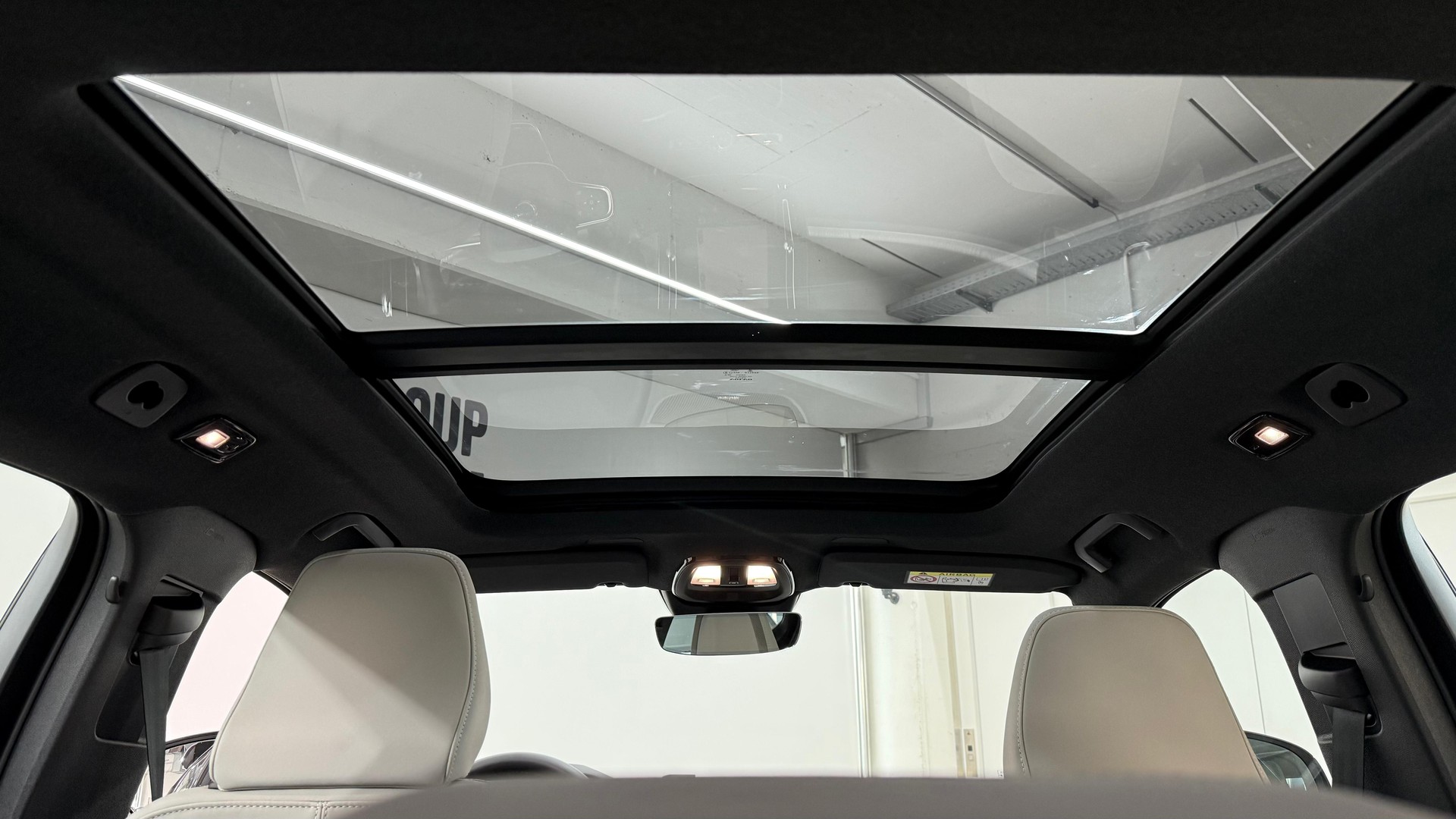 VOLVO EX40 Twin Ultra AWD-image-9