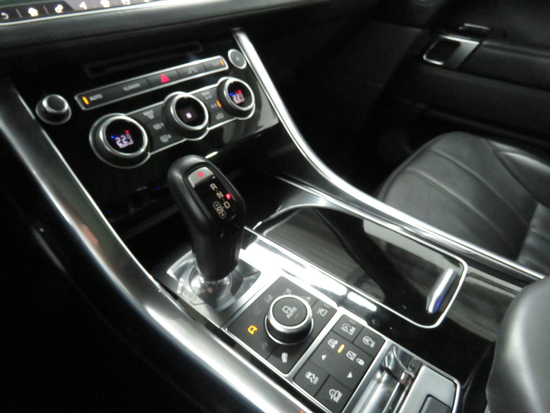 LAND ROVER Range Rover Sport 5.0 V8 SC Autobiography Dynamic Automat-image-17