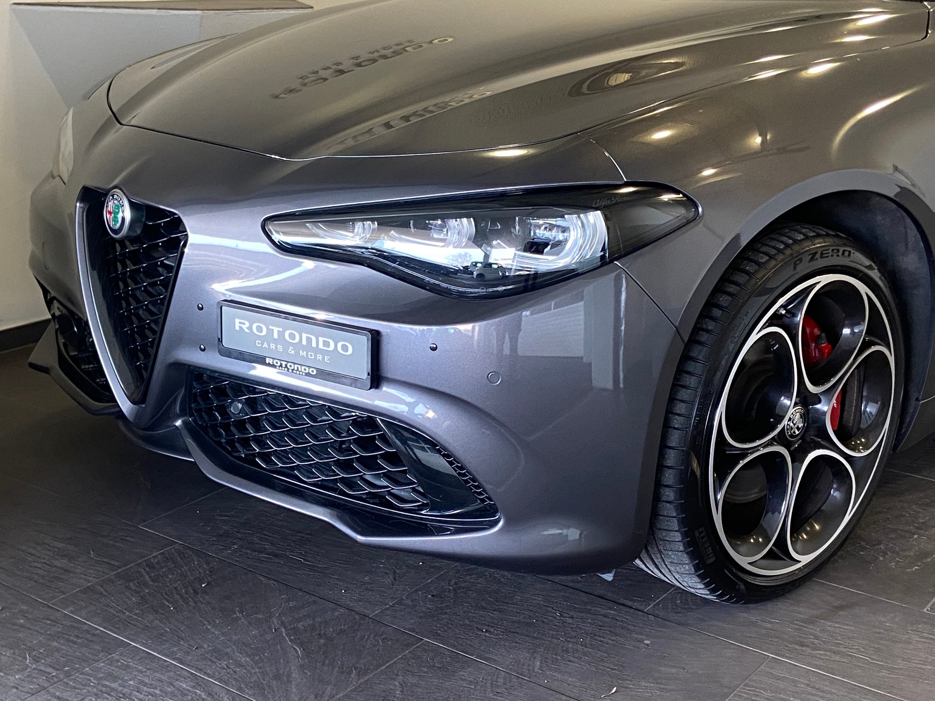 ALFA ROMEO Giulia 2.0 Veloce Pack Premium Q4 AT8-showroom-element-2