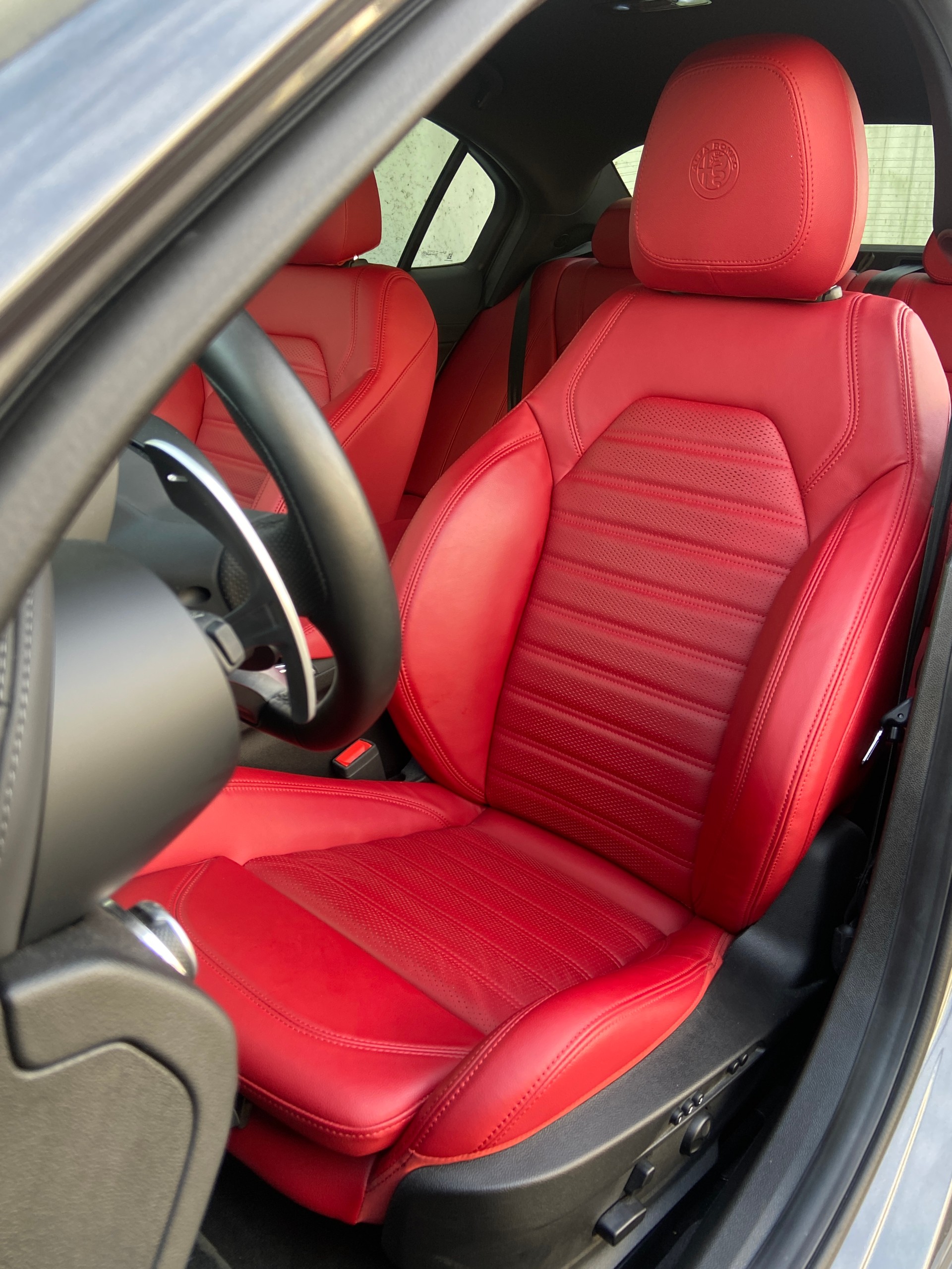 ALFA ROMEO Giulia 2.0 Veloce Pack Premium Q4 AT8-image-6