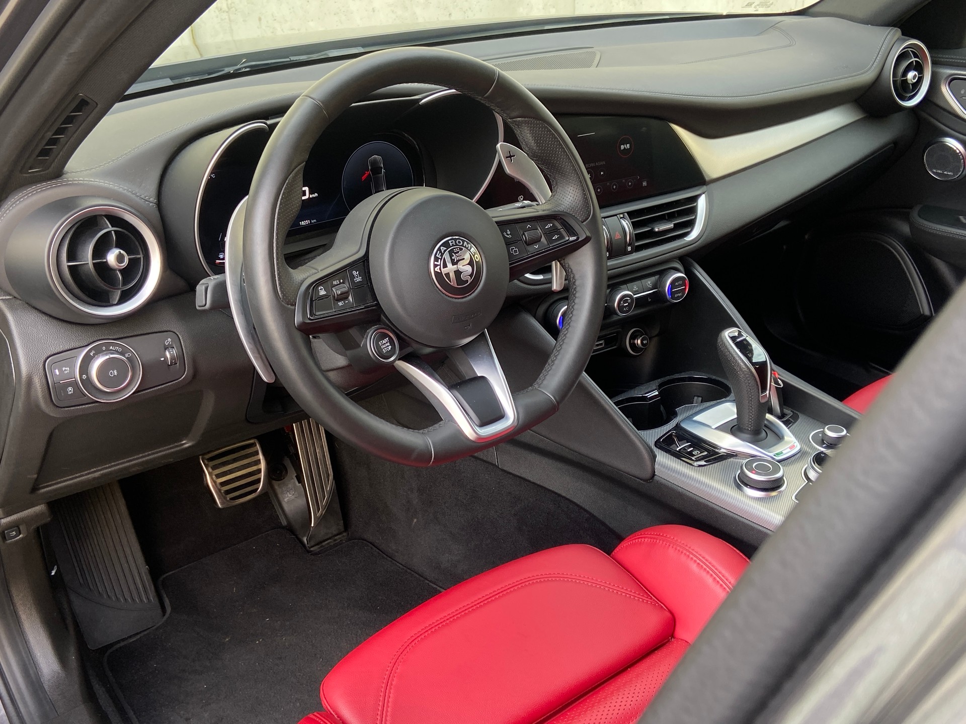 ALFA ROMEO Giulia 2.0 Veloce Pack Premium Q4 AT8-image-5