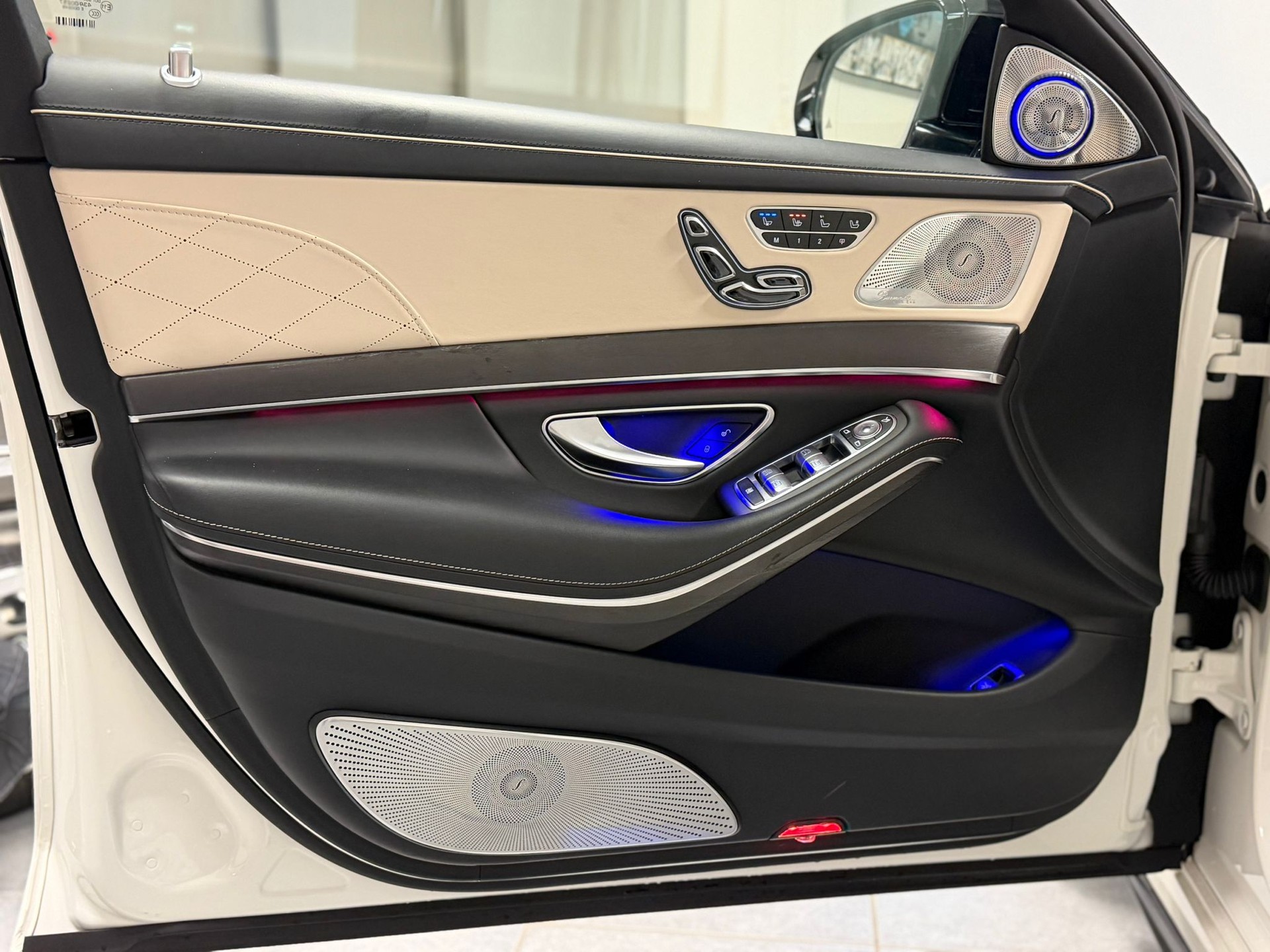 MERCEDES-BENZ S 63 AMG L 4Matic+ 9G-Tronic-image-12