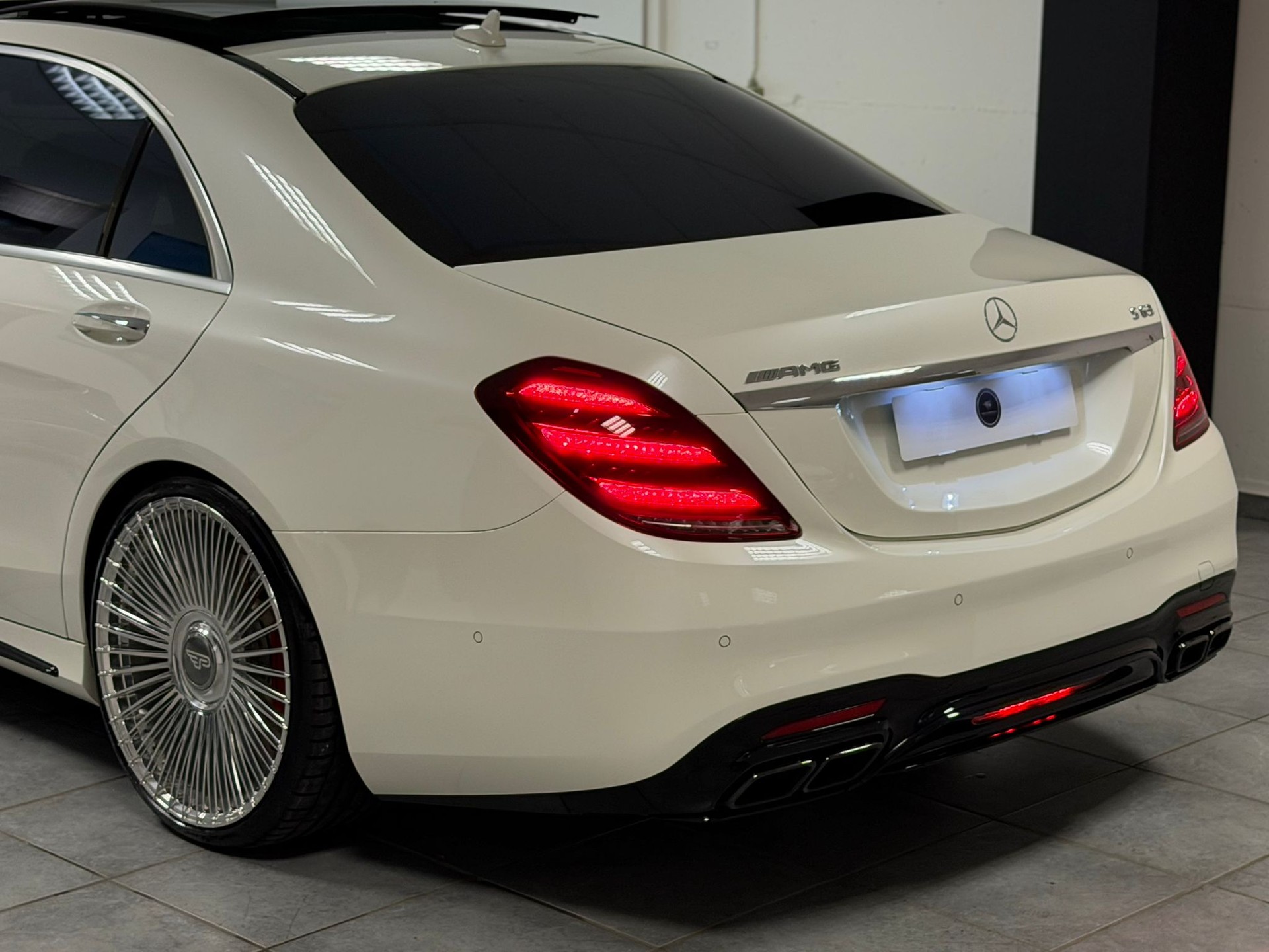 MERCEDES-BENZ S 63 AMG L 4Matic+ 9G-Tronic-image-7