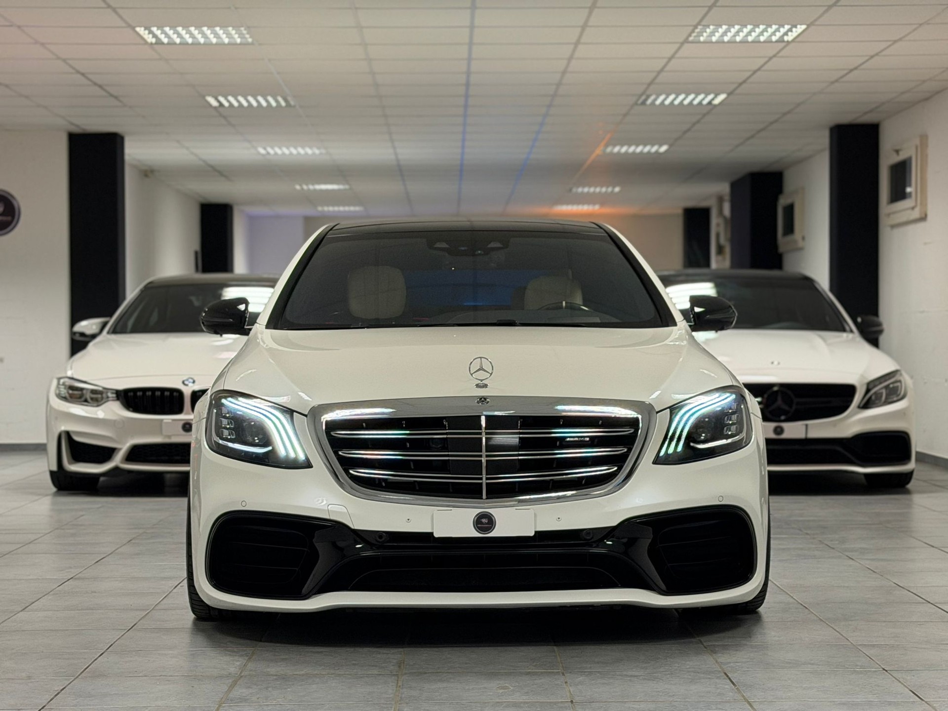 MERCEDES-BENZ S 63 AMG L 4Matic+ 9G-Tronic-showroom-element-3