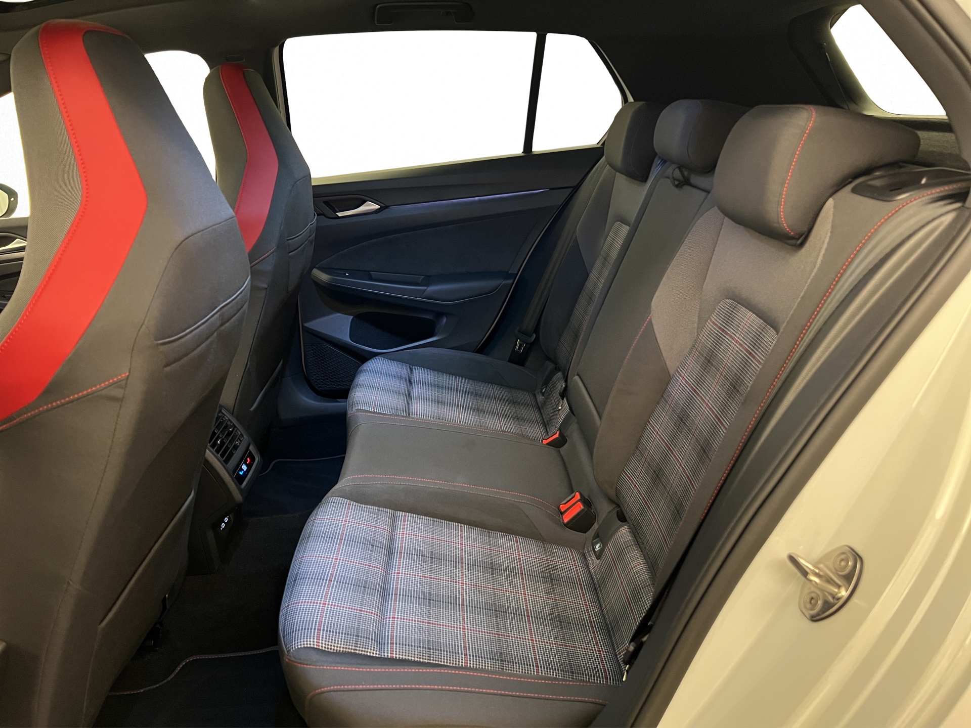 VW Golf 8 2.0 TSI GTI DSG-image-7