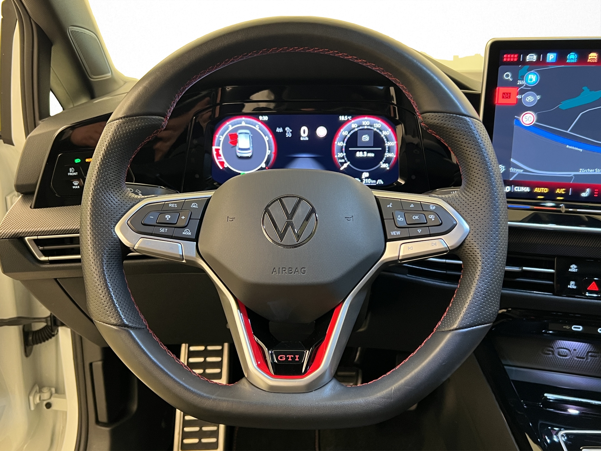 VW Golf 8 2.0 TSI GTI DSG-image-4