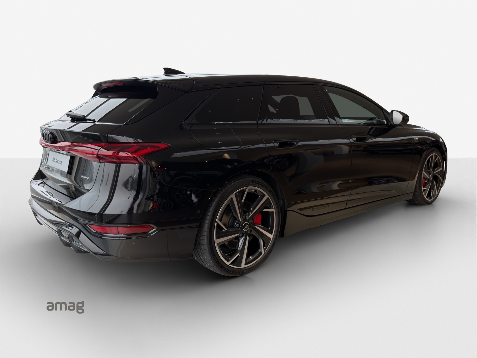 AUDI A6 Avant e-tron quattro-image-3