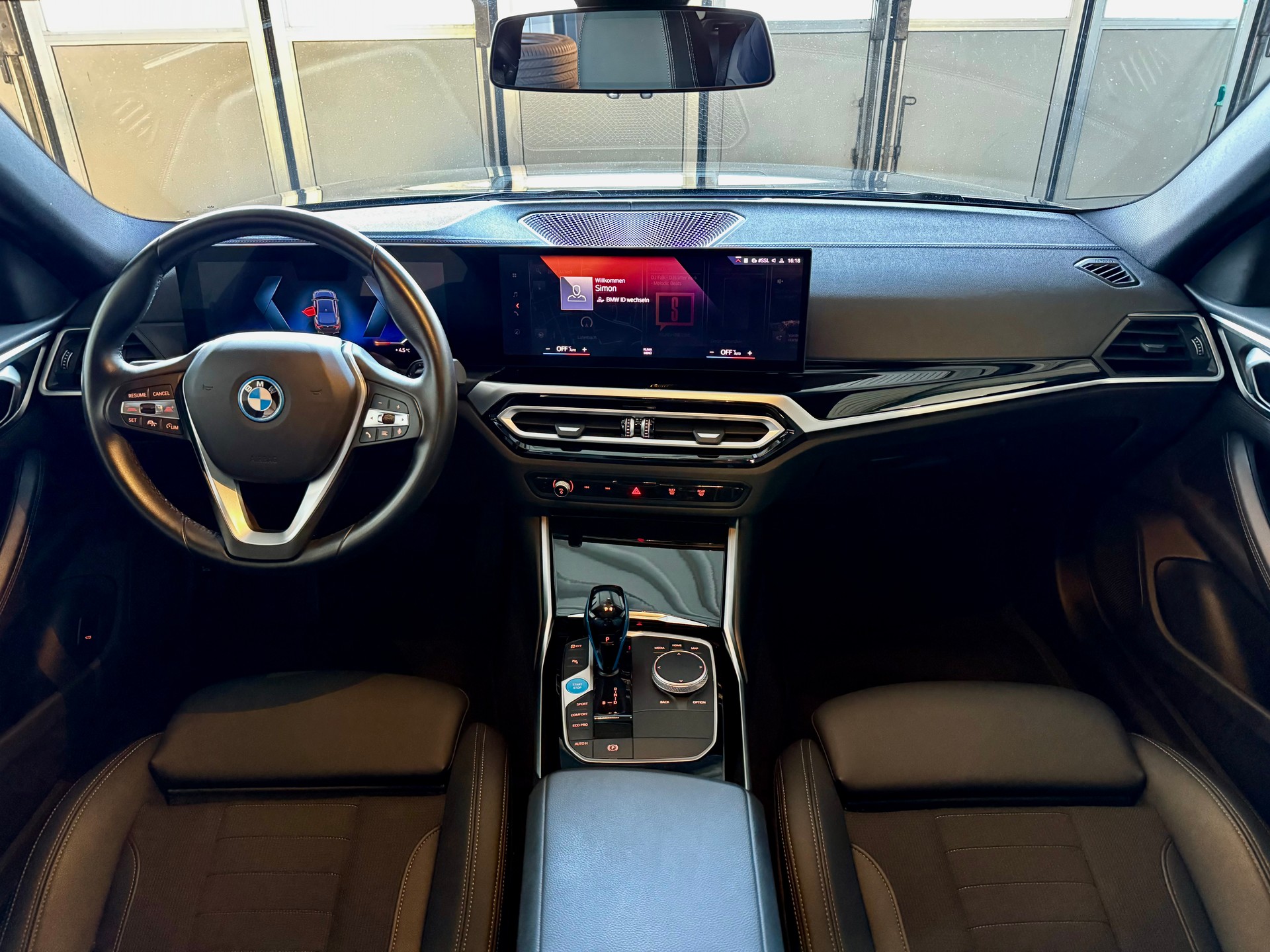 BMW i4 eDrive Sport 40-image-6