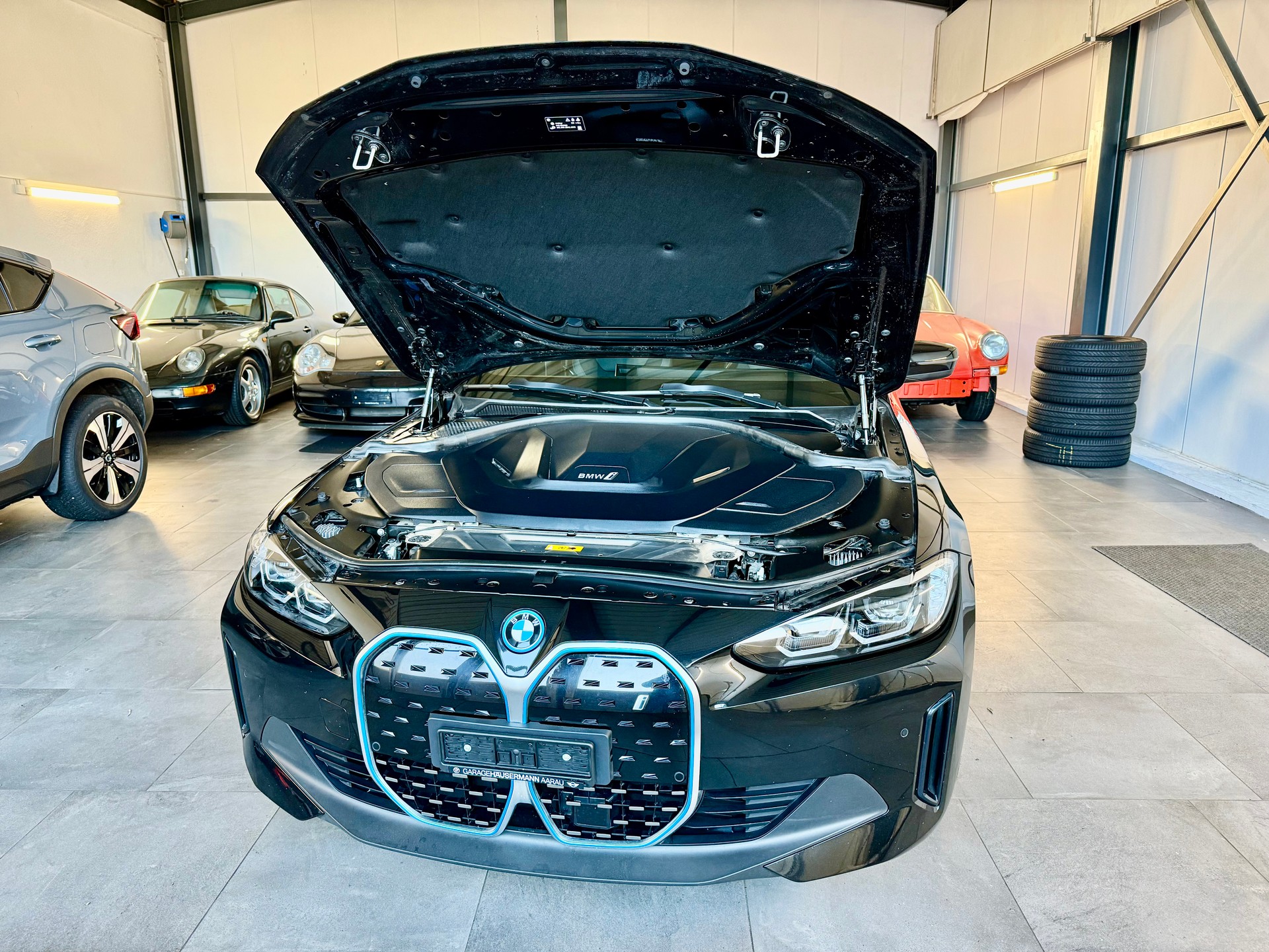 BMW i4 eDrive Sport 40-image-4