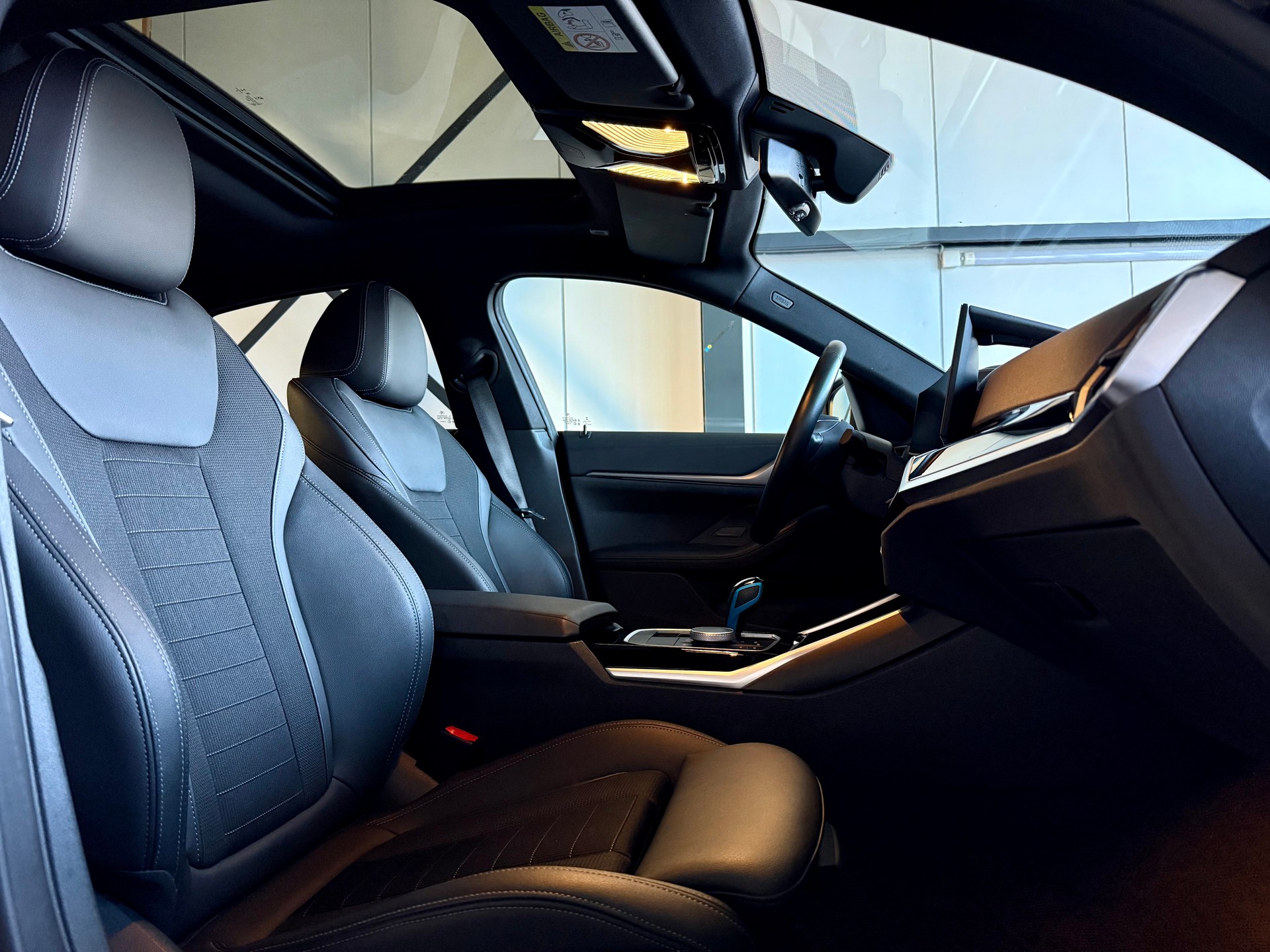 BMW i4 eDrive Sport 40-image-8