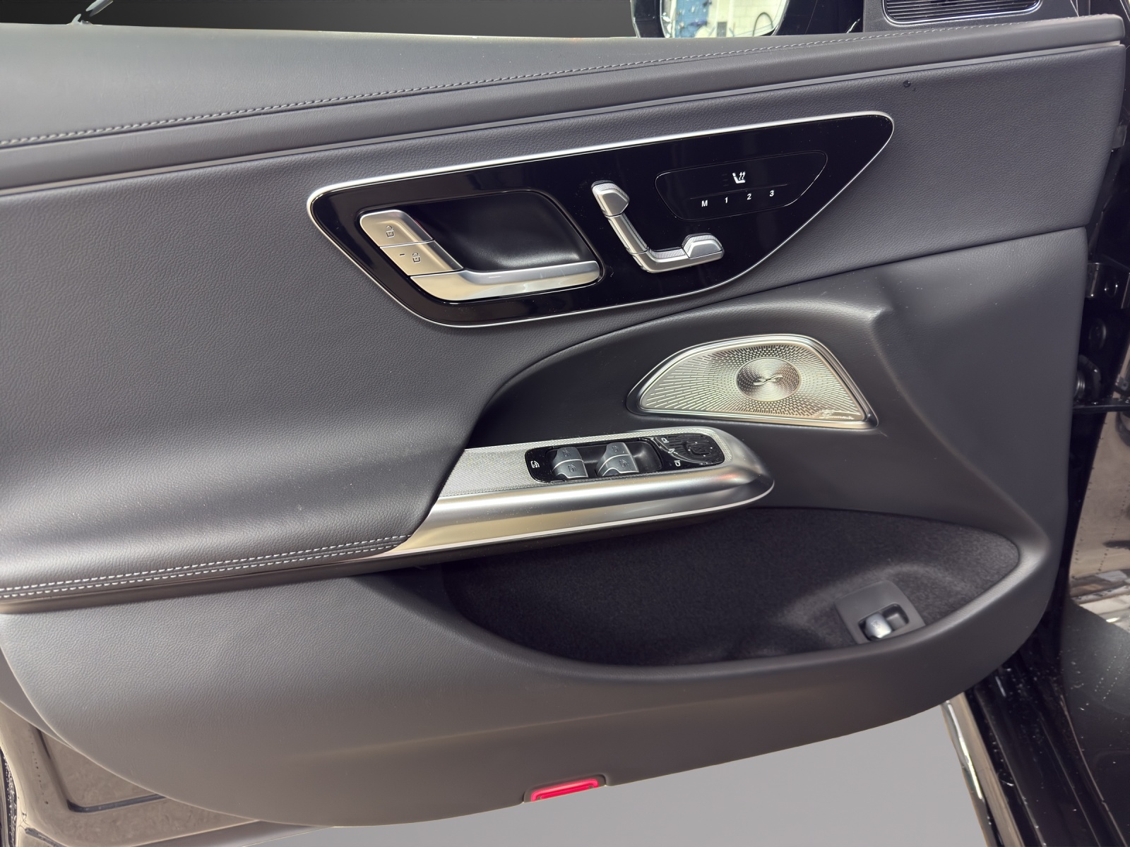 MERCEDES-BENZ E 220 d T 4Matic 9G-Tronic-image-12