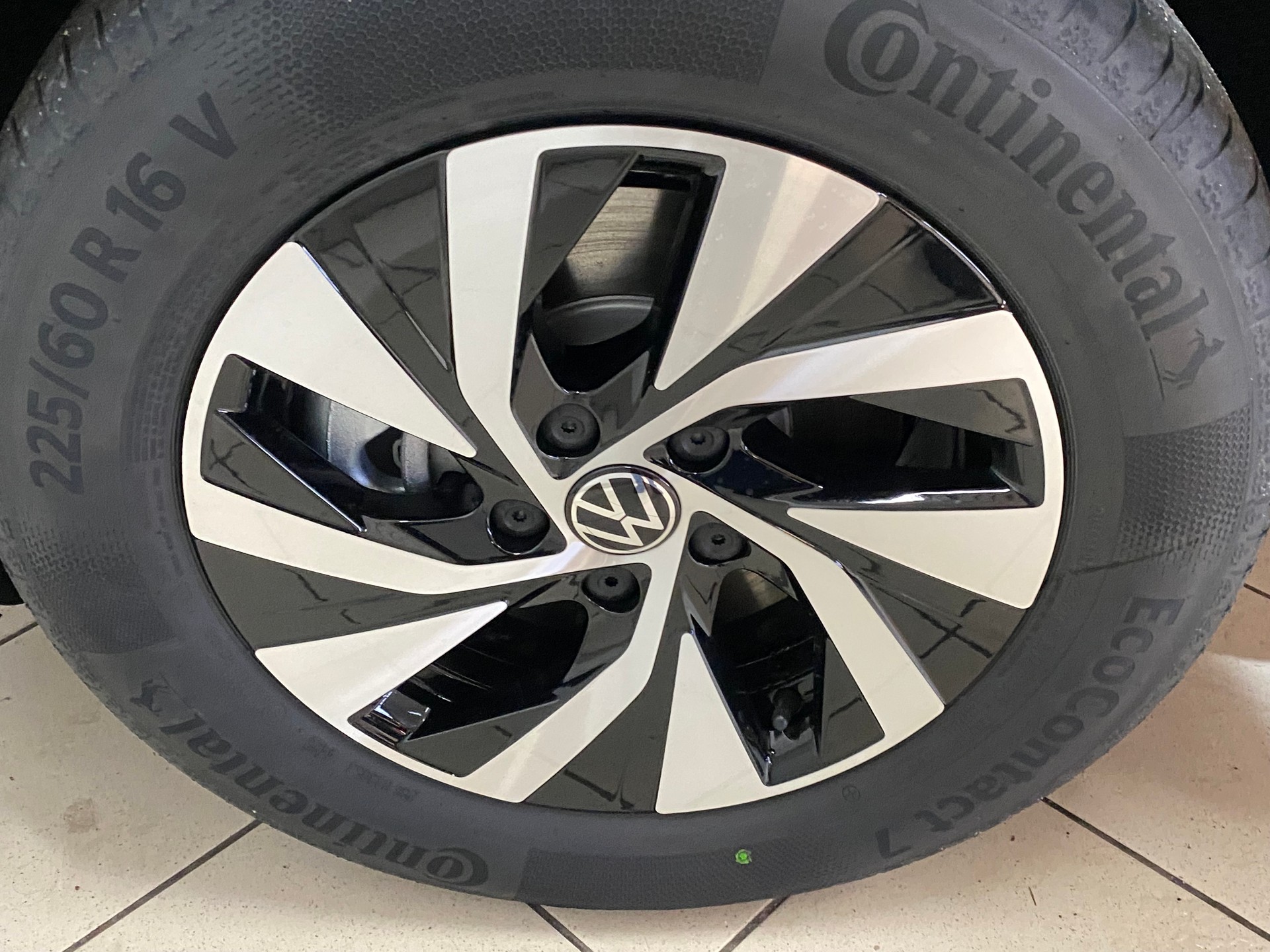 VW T-Roc 1.5 eTSI mHEV Trend DSG-image-3