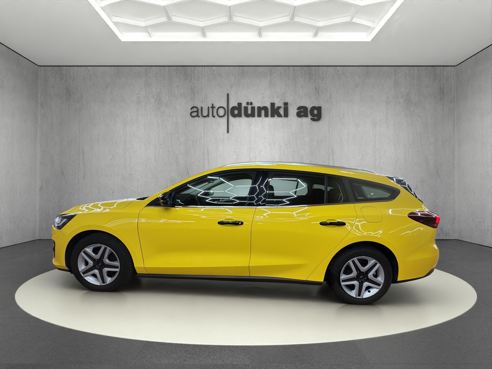 FORD Focus 1.0 MHEV Titanium Automat-image-1