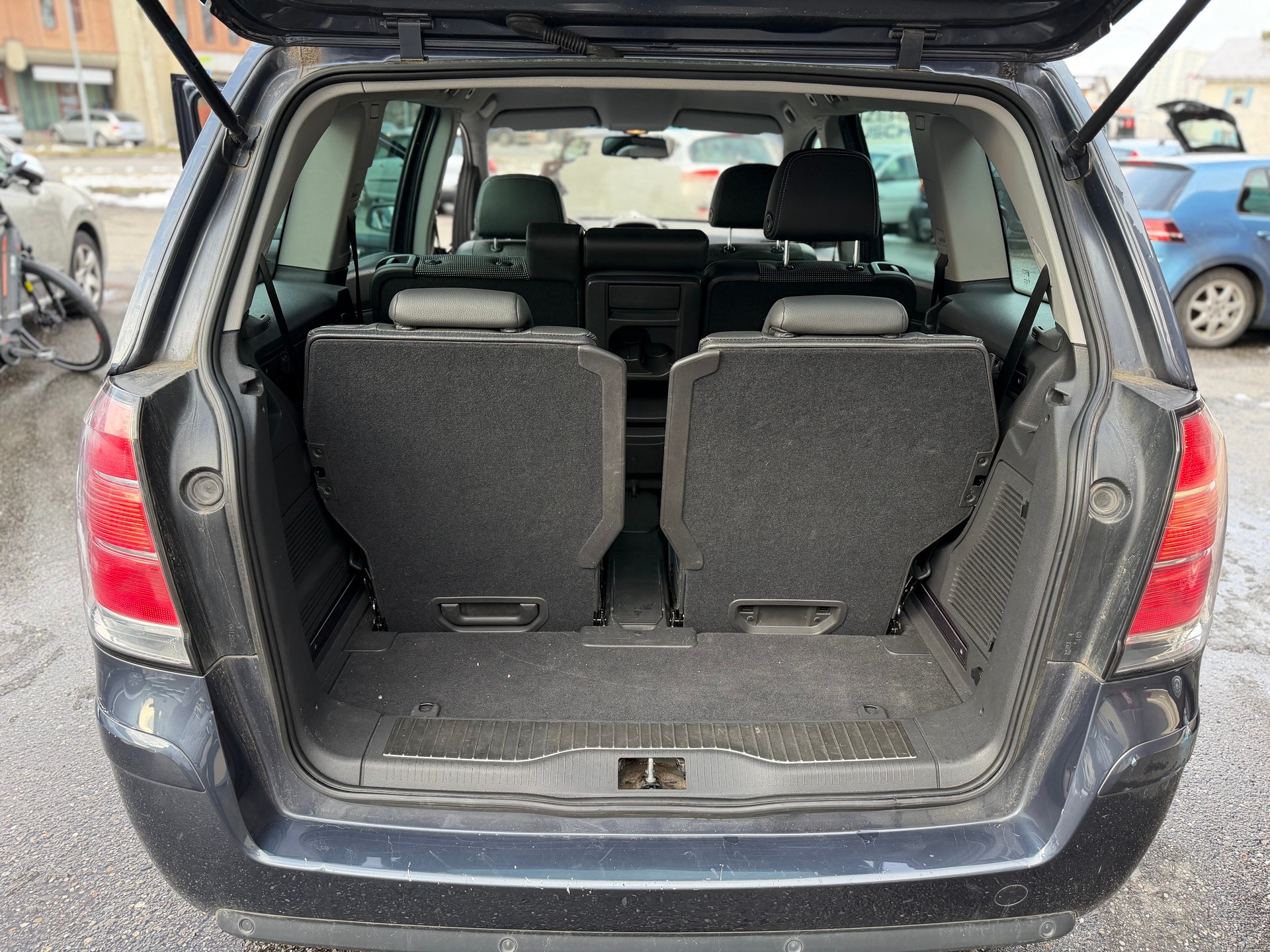 OPEL ZAFIRA-image-12