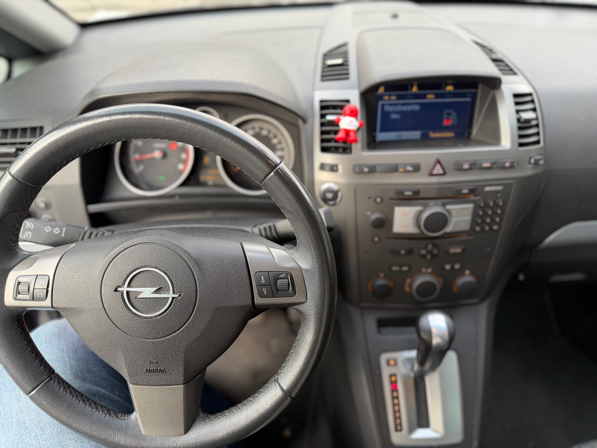 OPEL ZAFIRA-image-8