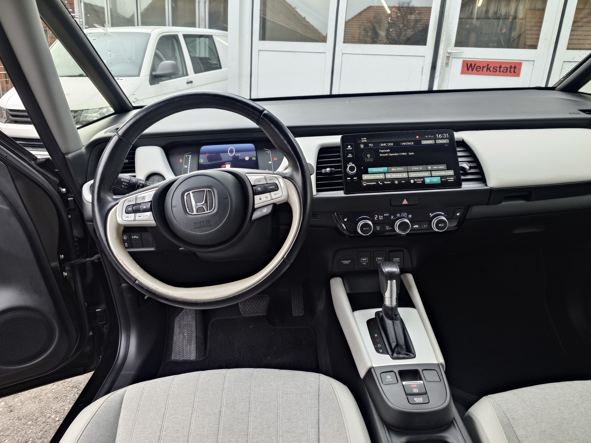 HONDA Jazz 1.5i-MMD Executive E-CVT-image-5